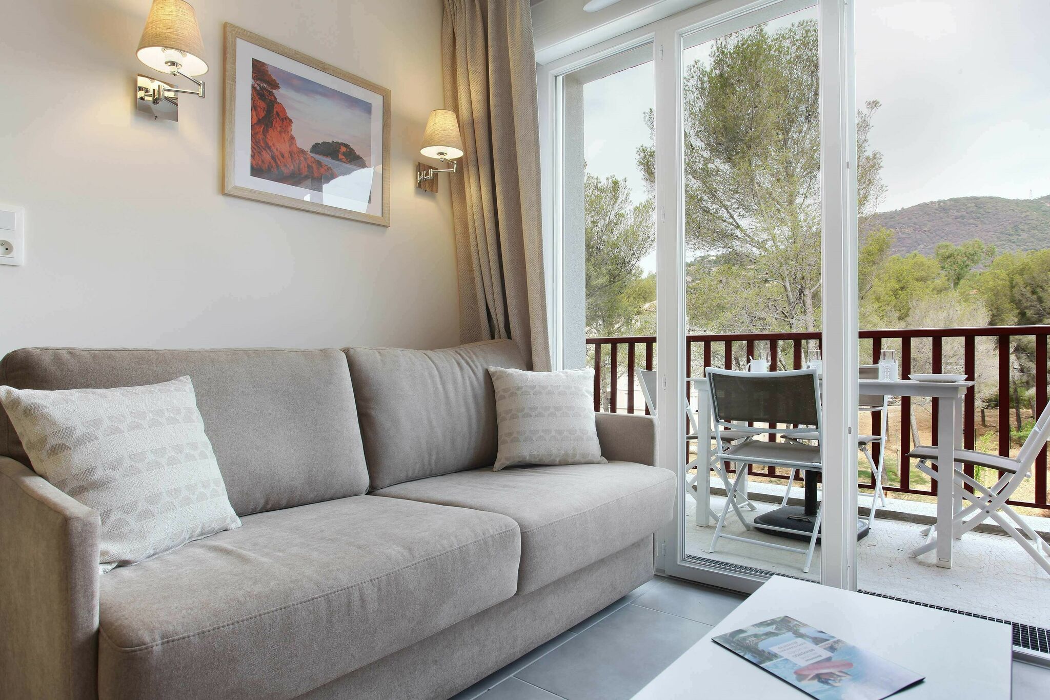 Beautiful apartment with balcony or terrace, near the beach