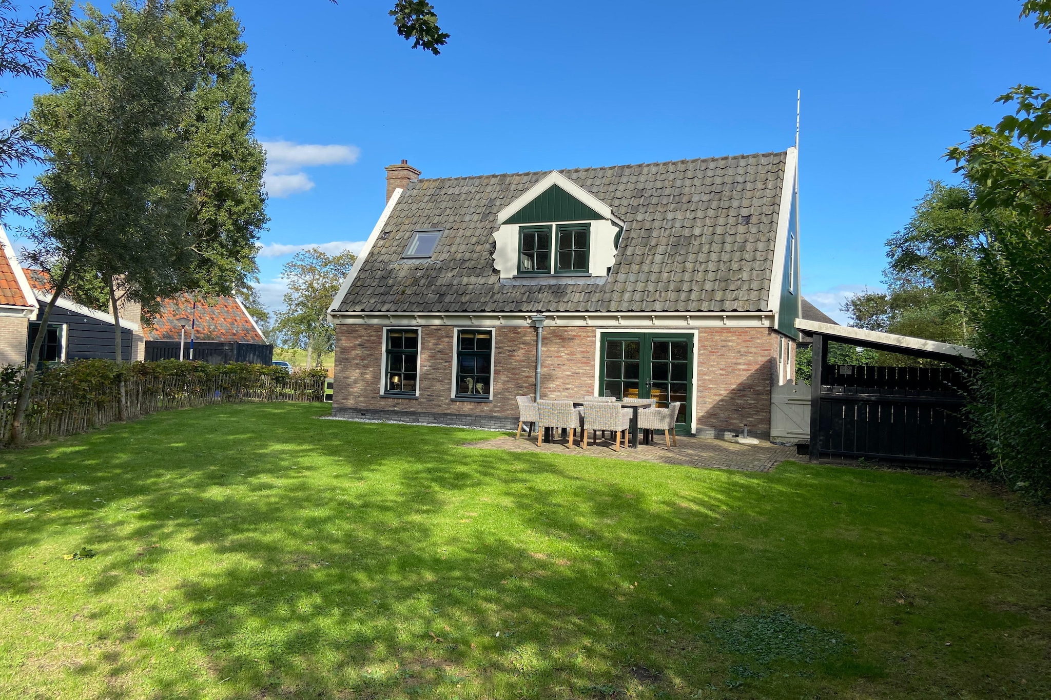 Recreatiepark Wiringherlant - Villa 18-Exterior summer