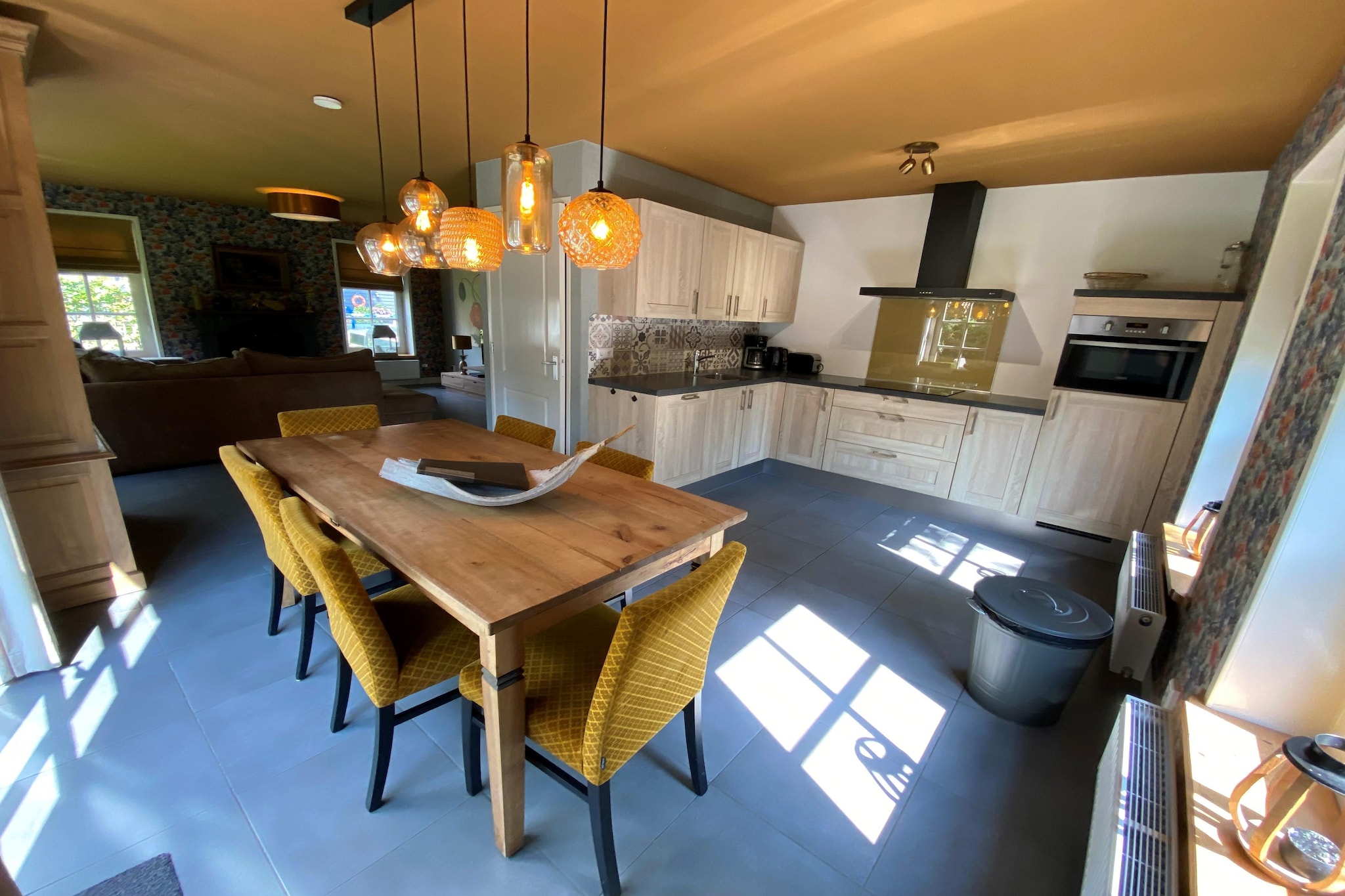 Recreatiepark Wiringherlant - Villa 18-Dining room