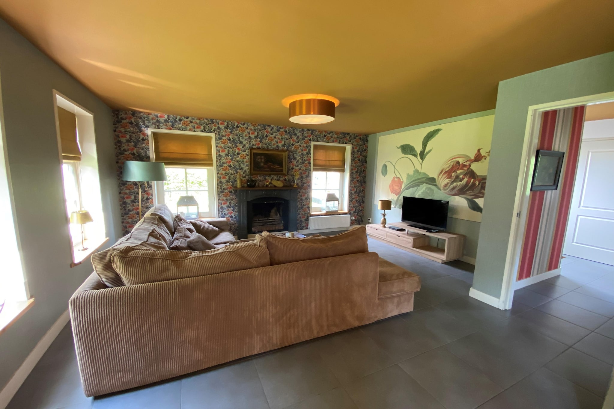 Recreatiepark Wiringherlant - Villa 18-Living room
