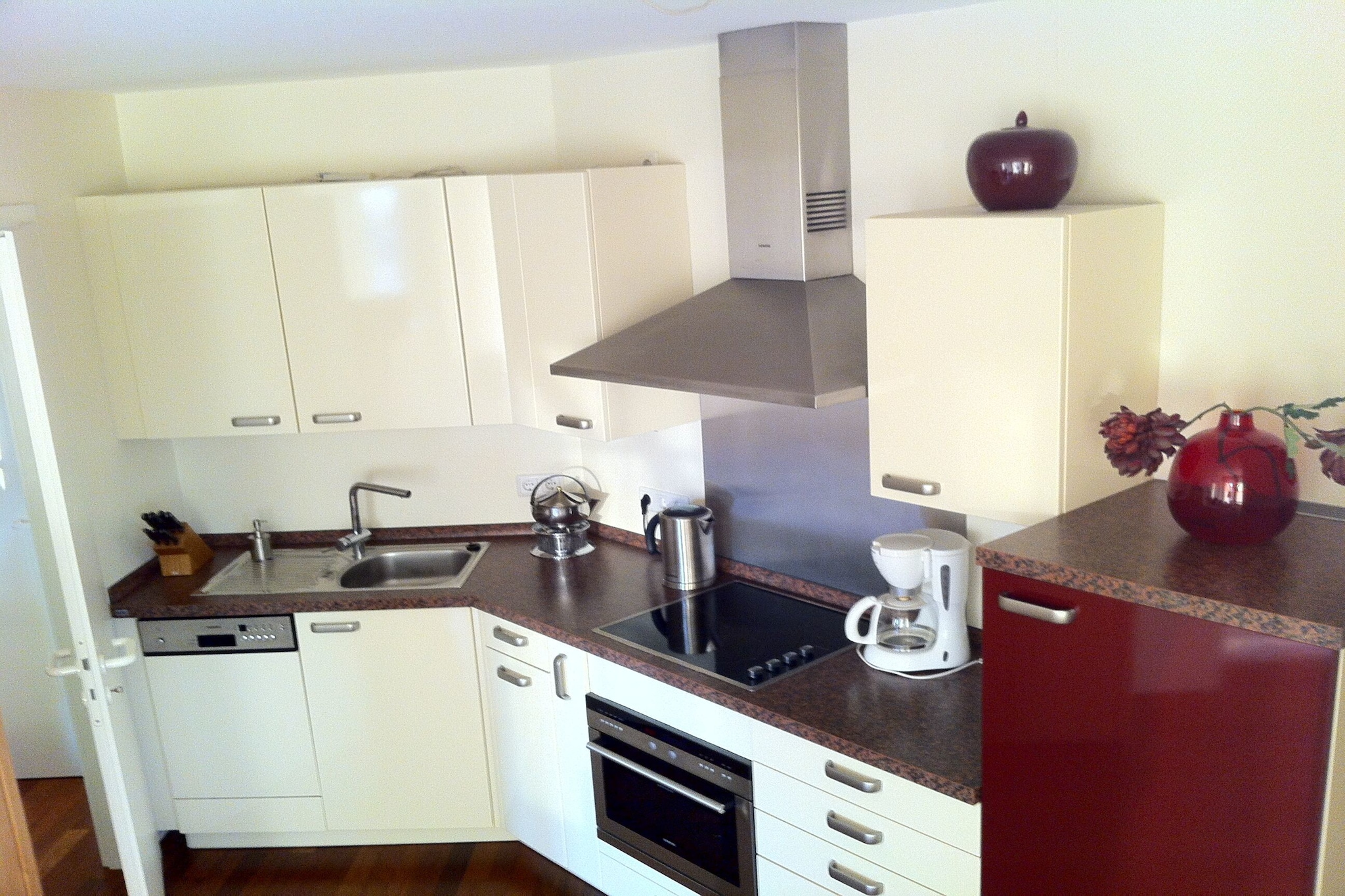 Charmante Inselwohnung/ 2 Balkone-Keuken