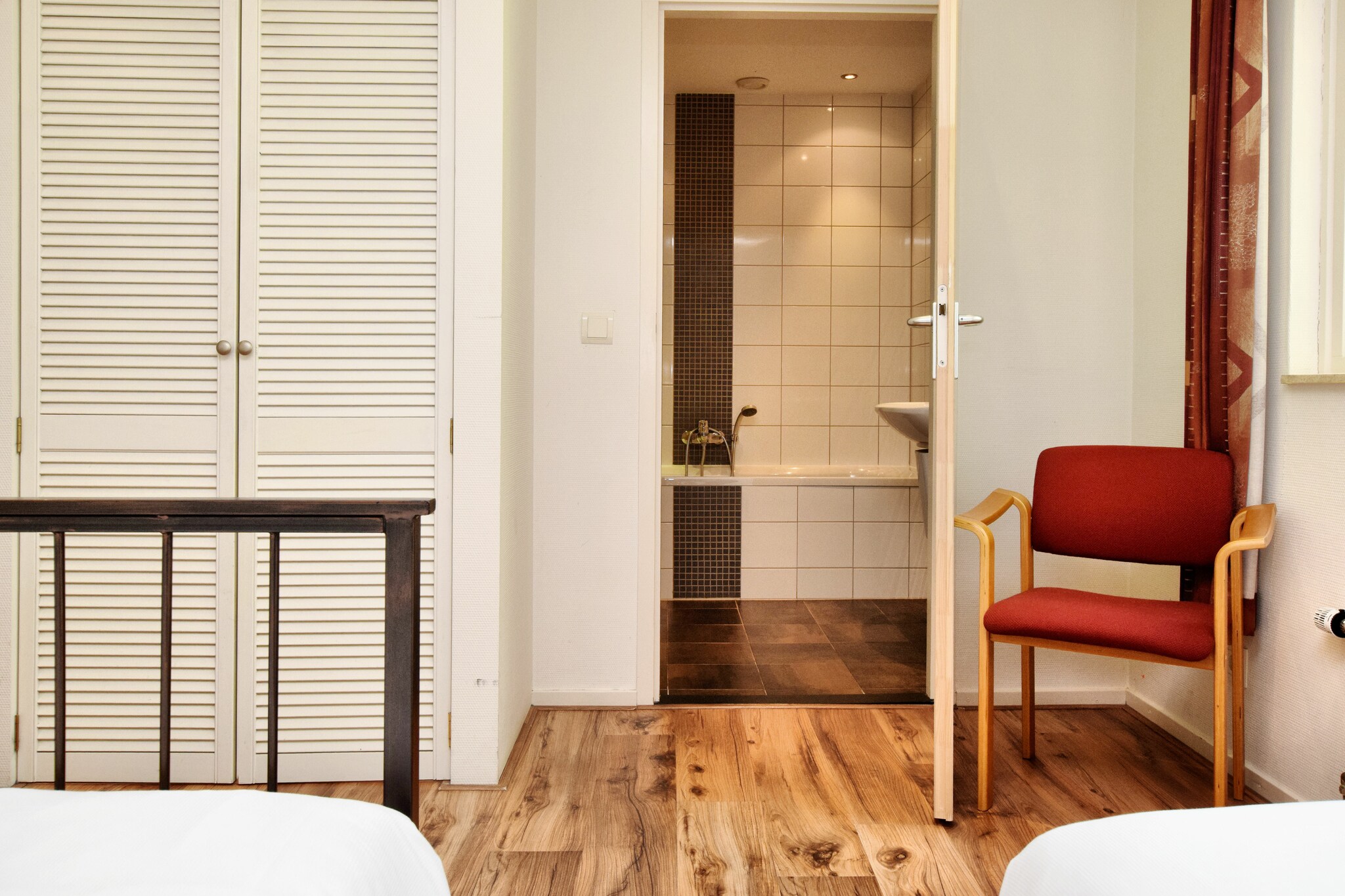 Vakantiehuis Manhay max. 16 personen 1 huisdier 6 slaapkamers zwembad sauna #18
