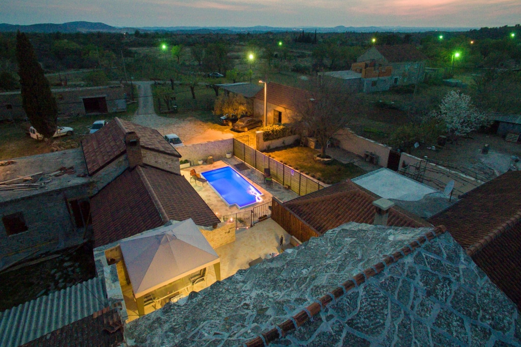 Ferienhaus auf dem Land in Šopot mit privatem Pool
