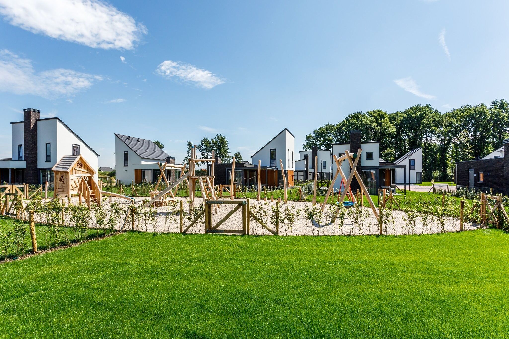 Villa with med children's room in Limburg