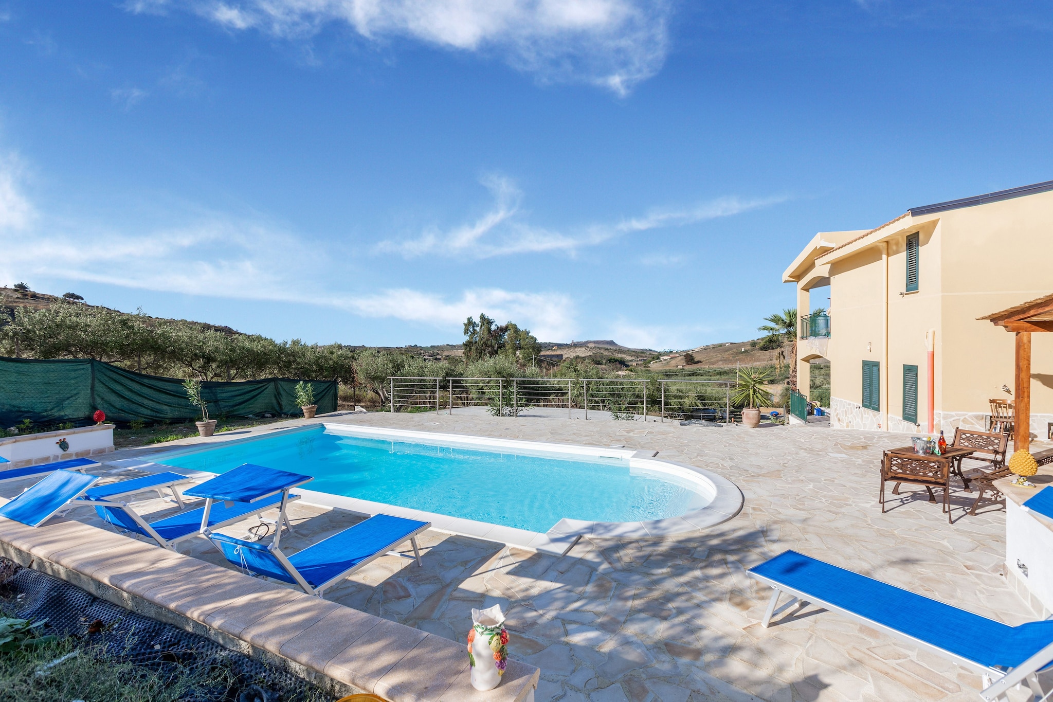 Bel Appartement à Realmonte avec Piscine Commune