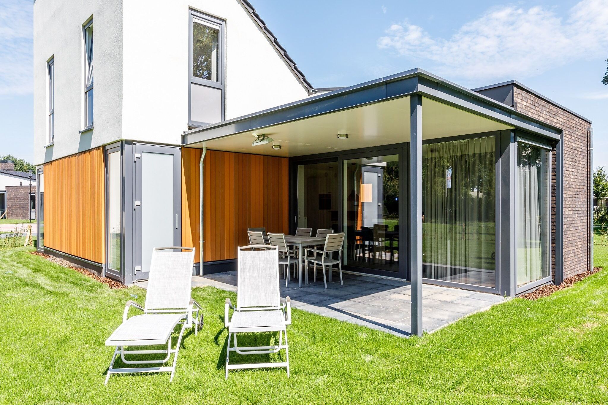 Moderne villa met wellness in Limburg