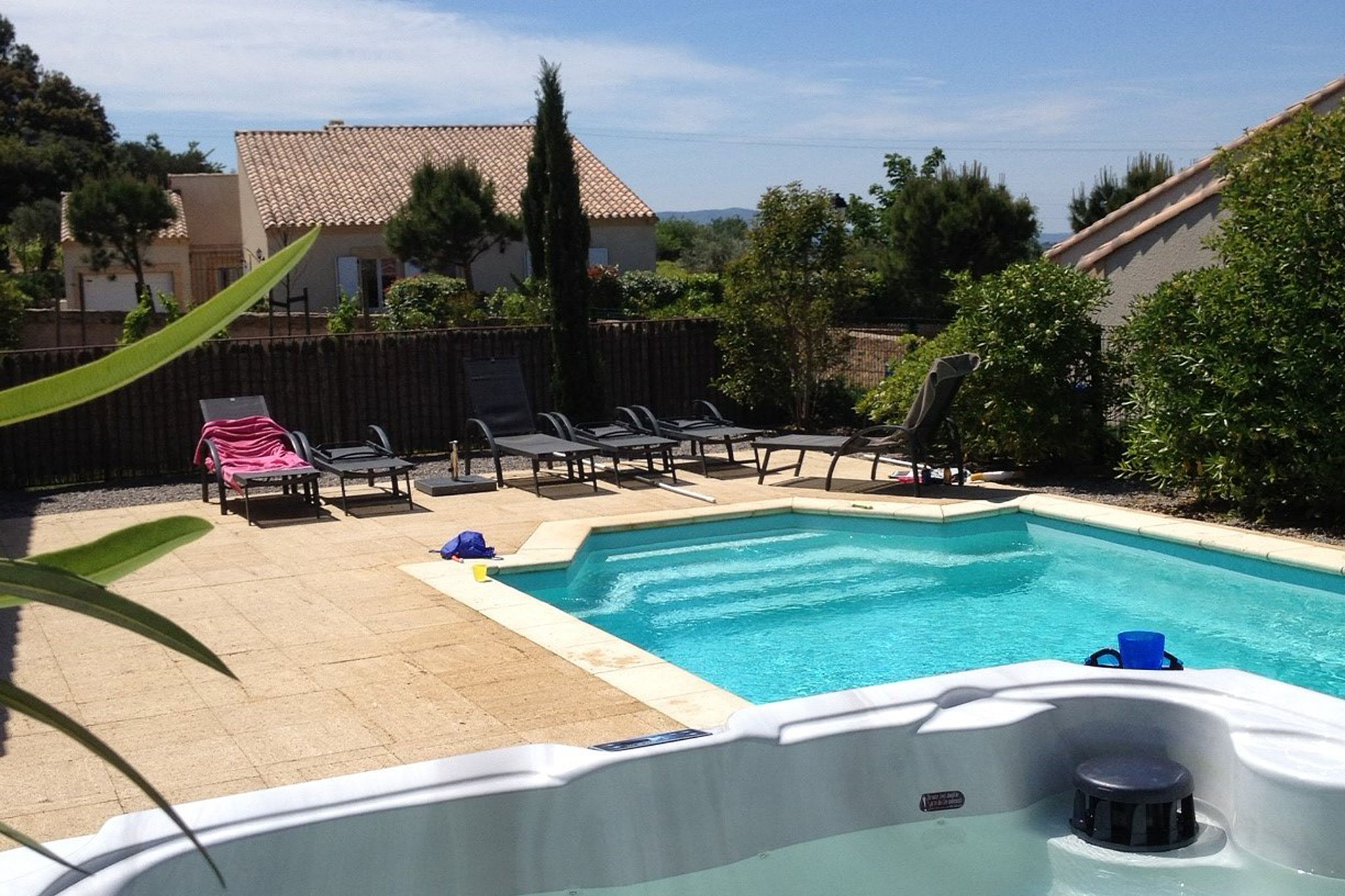 Moderne Villa mit privatem Pool in Montburn-des-Corbieres