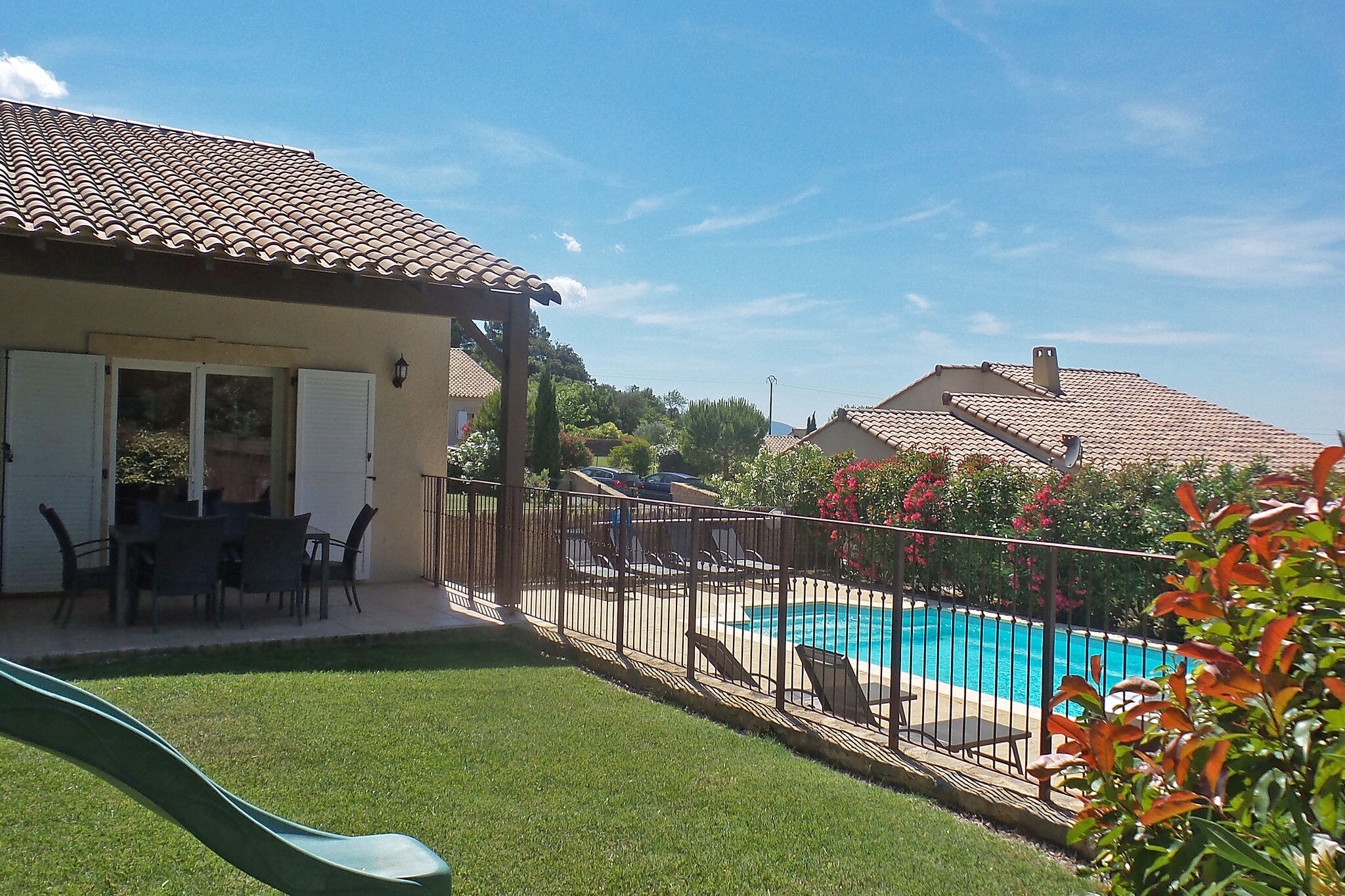 Gemütliche Villa mit Jacuzzi in Montburn-des-Corbieres