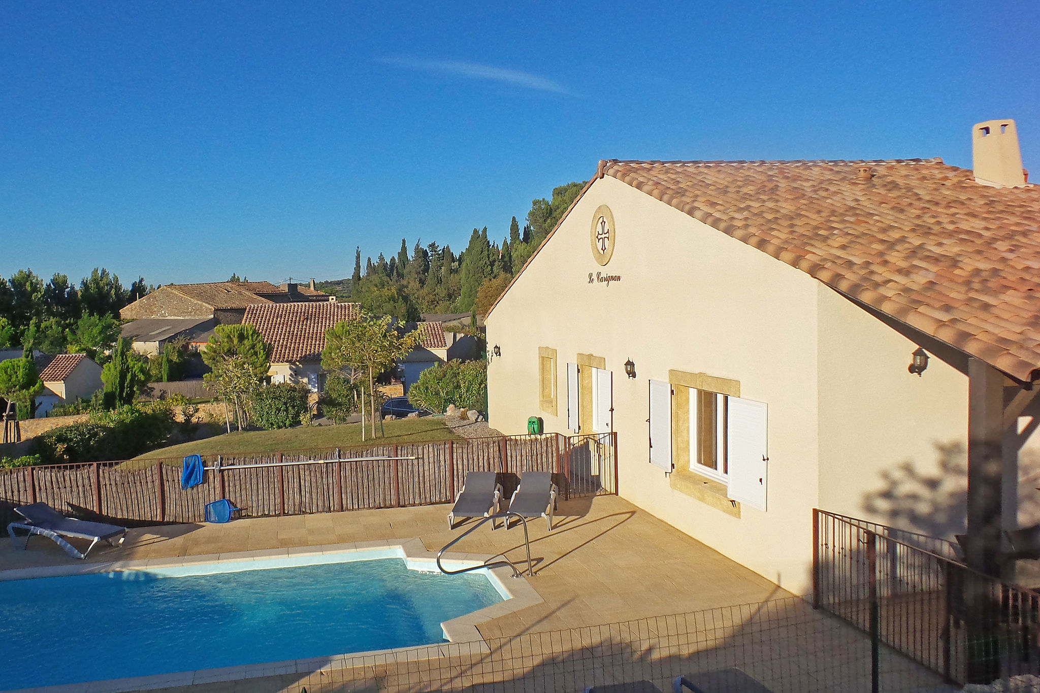 Villa with air-con, heated pool, jacuzzi, fenced garden and kids play equipment