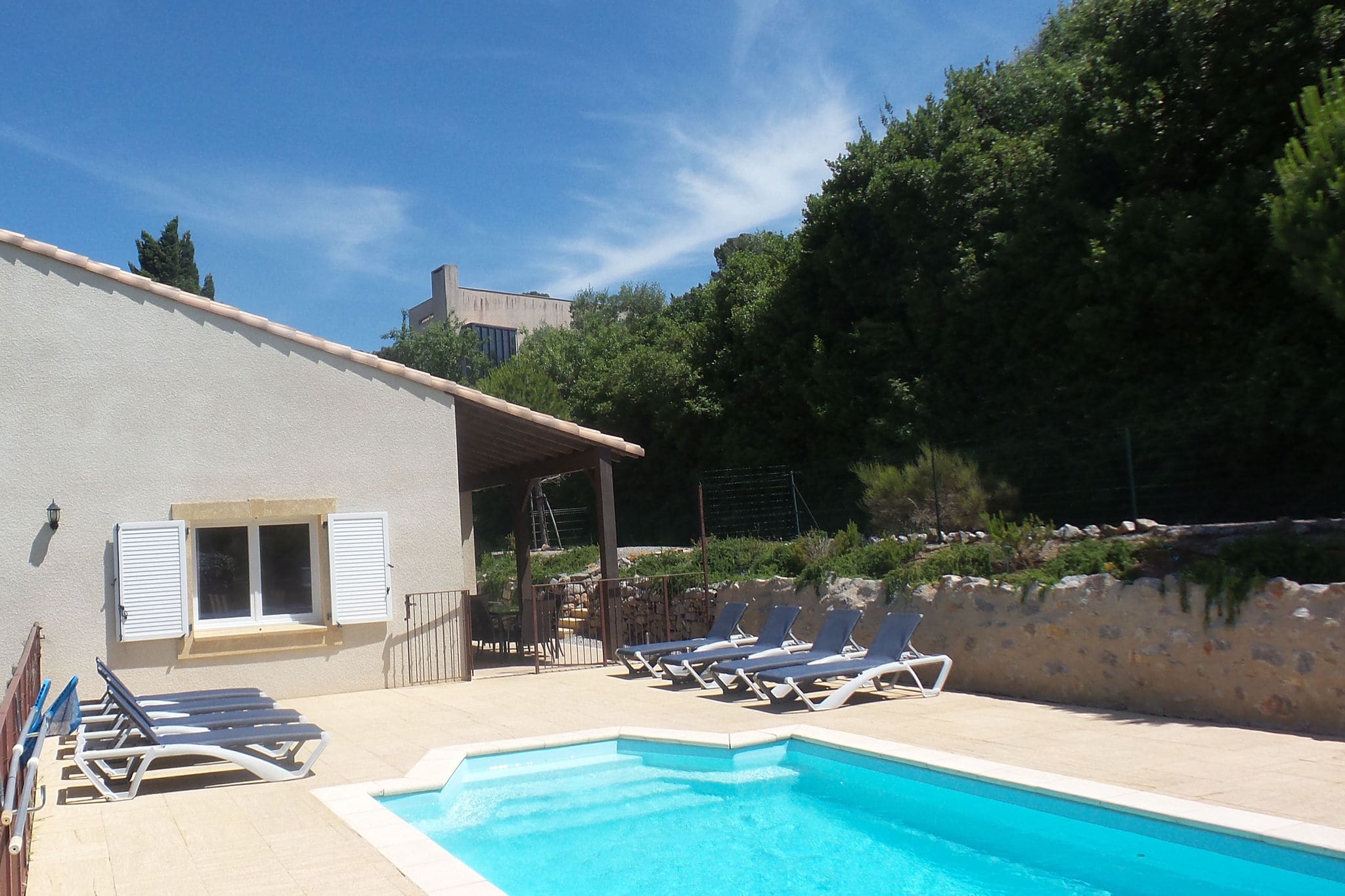 Airconditioned villa verwarmd zwembad, bubbelbad, omheinde tuin en speeltoestellen