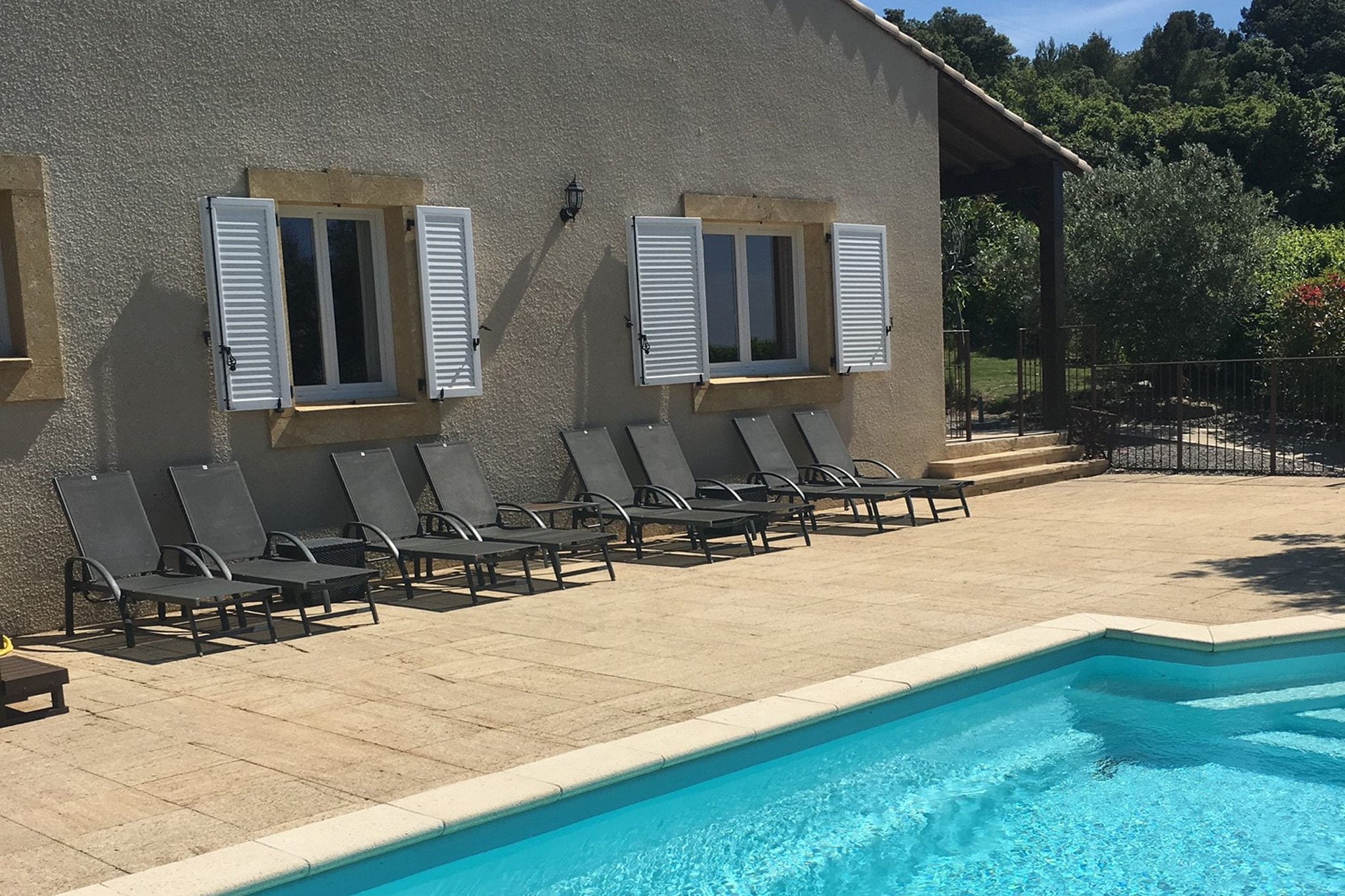Vrijstaande villa in Zuid-Frankrijk met een verwarmd privézwembad, jacuzzi, NL TV, Airco, Wifi