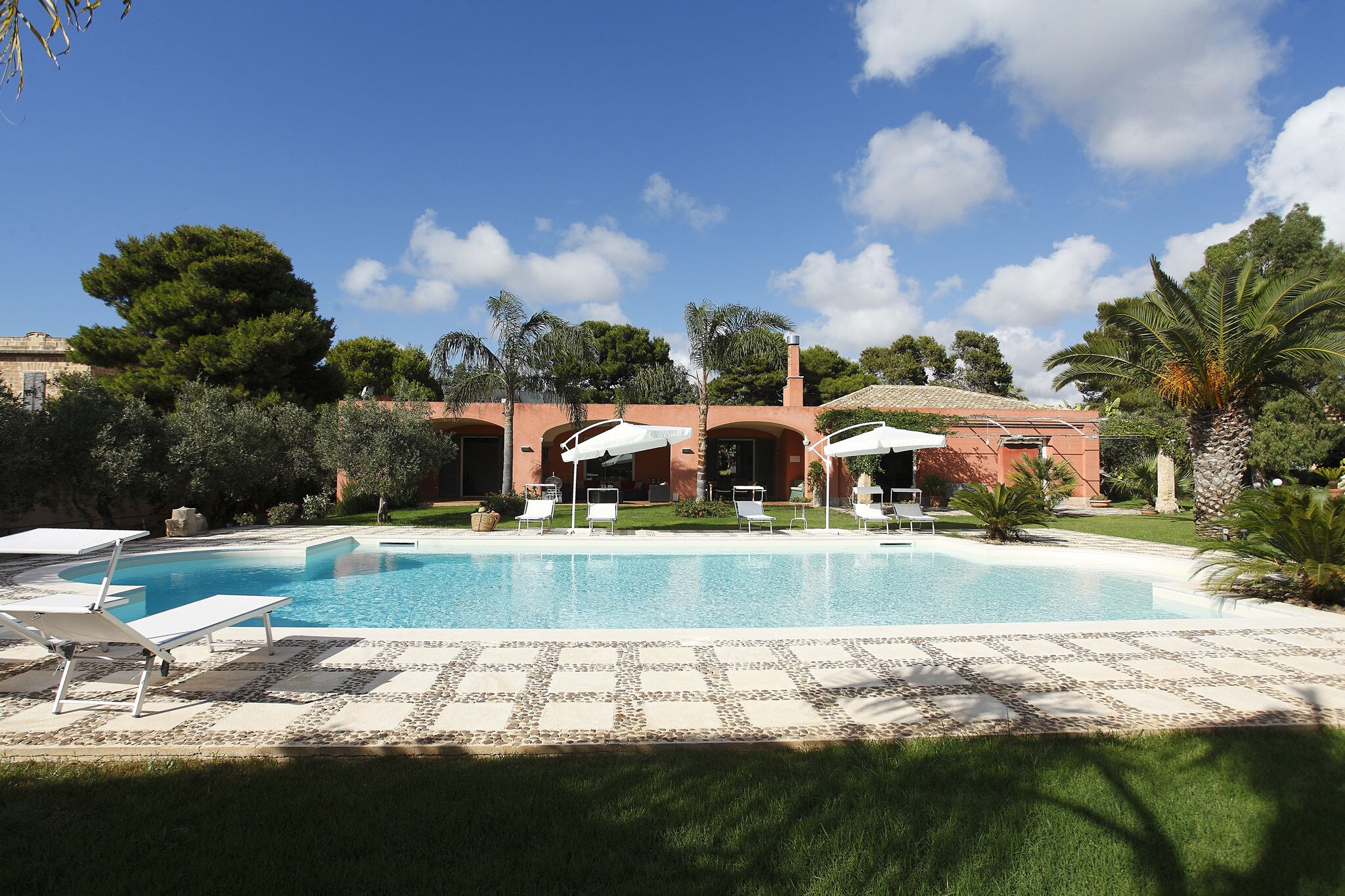 Historische villa in Sicilië met prachtige patio