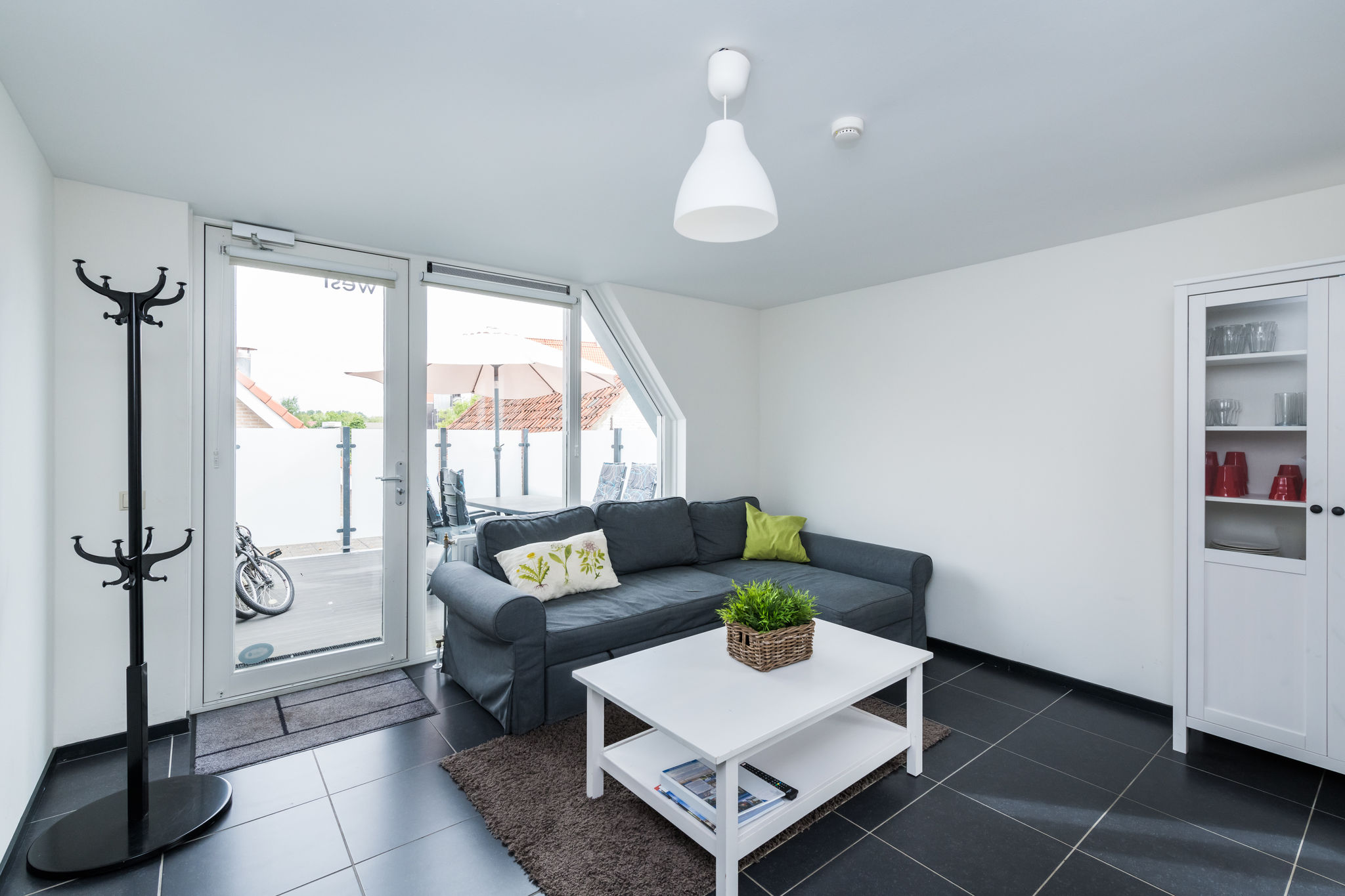 Magnificent 6-person apartment with roof terrace in Ouddorp town centre