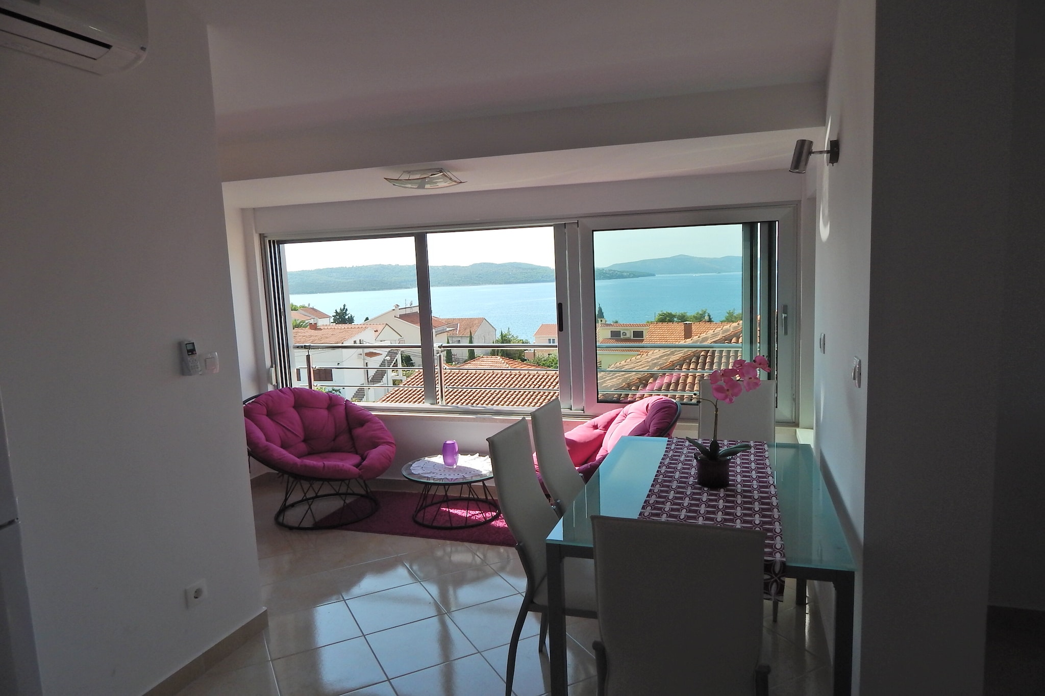 Apartment in Okrug Gornji near the Beach