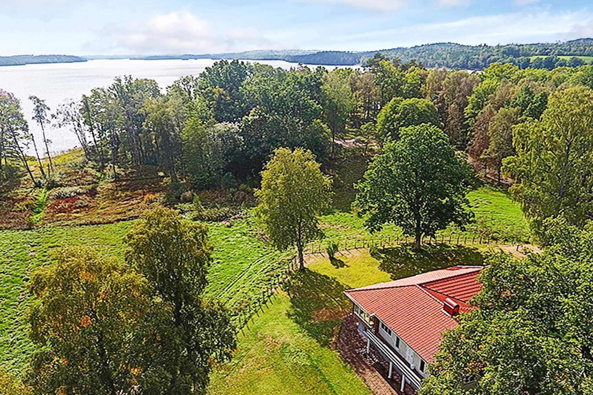 This home is a true vacation paradise! A splendid house perfectly located with views over beautiful Lake KalvsjÃ¶n. You have a small beach for swimming and barbecue pit next to your house. A camp site is close by, where you may rent a boat or a canoe and purchase fishing permits. The surrounding area is very idyllic and you are never far from great beaches, fishing opportunities, inspiring bicycle rides and pleasant walk trails. The beautiful summer town of Varberg and Europe's largest shopping centre, GekÃ¥s in Ullared, is close by.