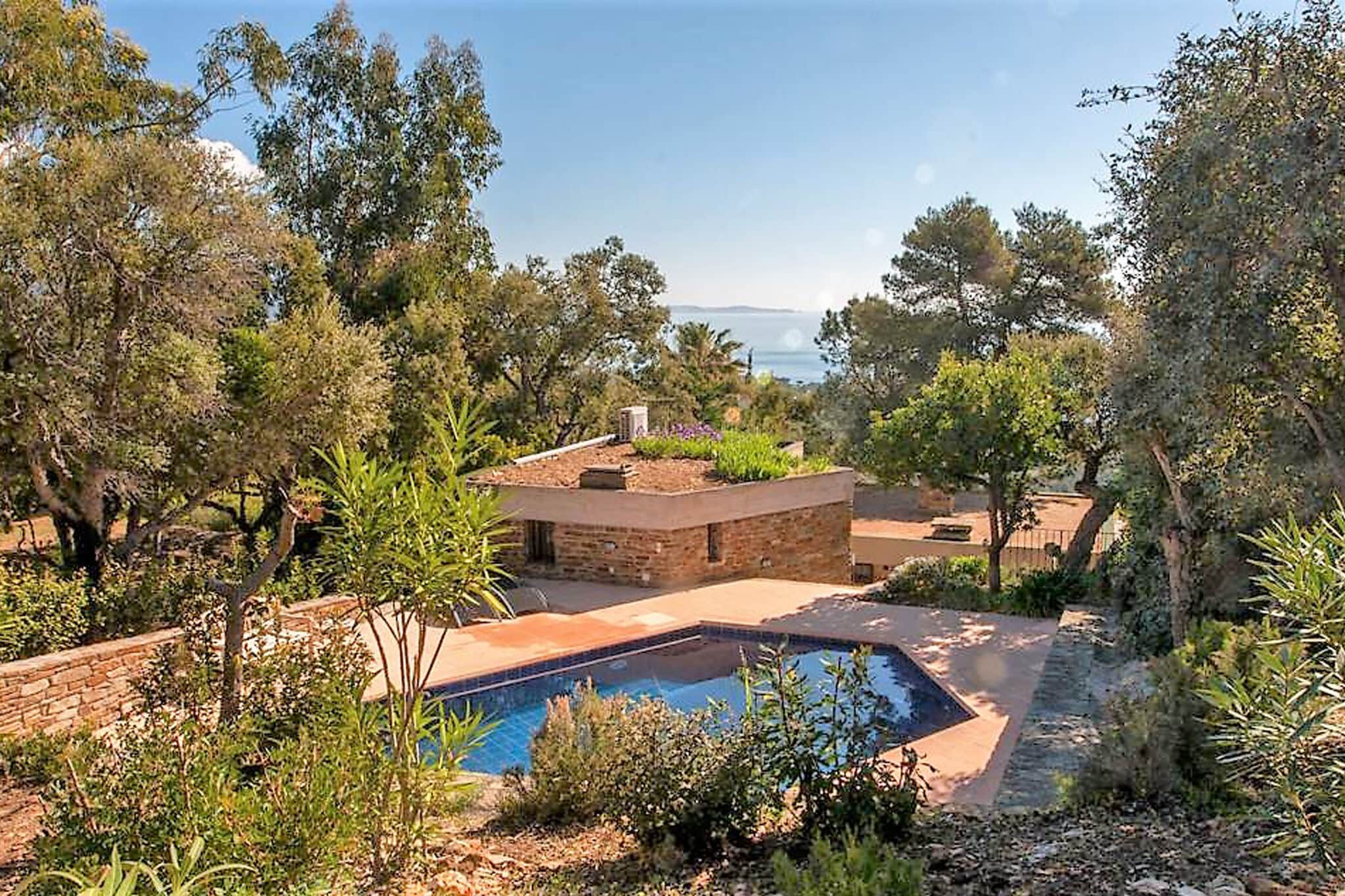 Villa tout comfort avec piscine privée dans domaine privé/gardienné du Gaou Bén à Bormes-les-Mimosas
