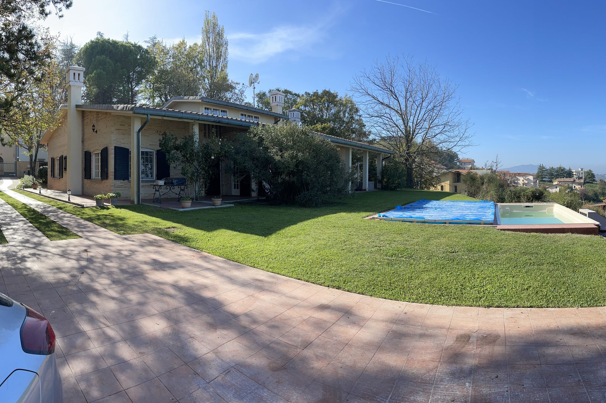 Belle villa à Gemmano avec jacuzzi et piscine