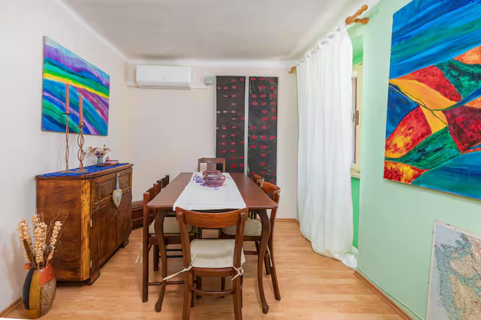 Holiday Home Lucia-Eetkamer