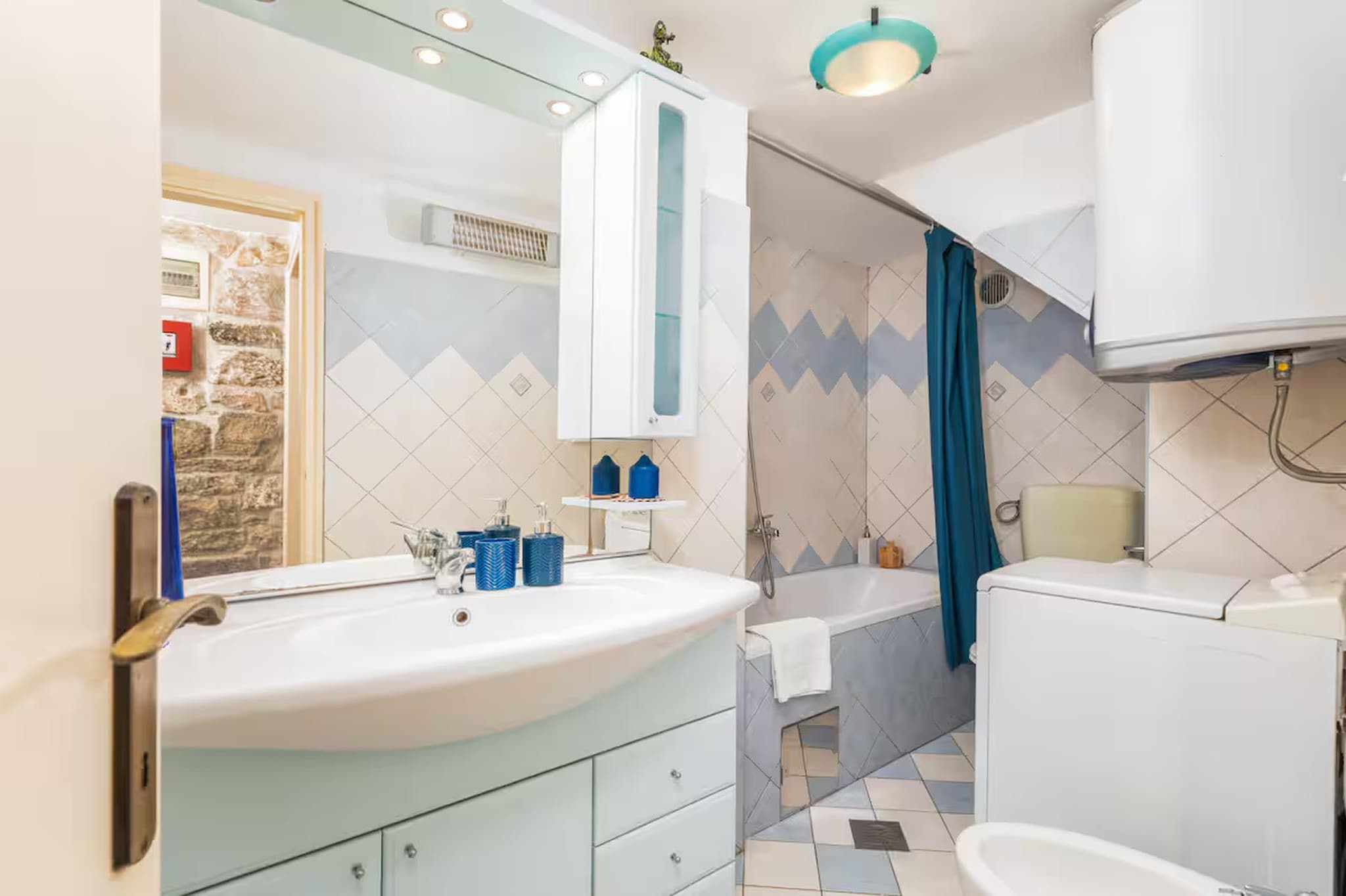 Holiday Home Lucia-Badkamer