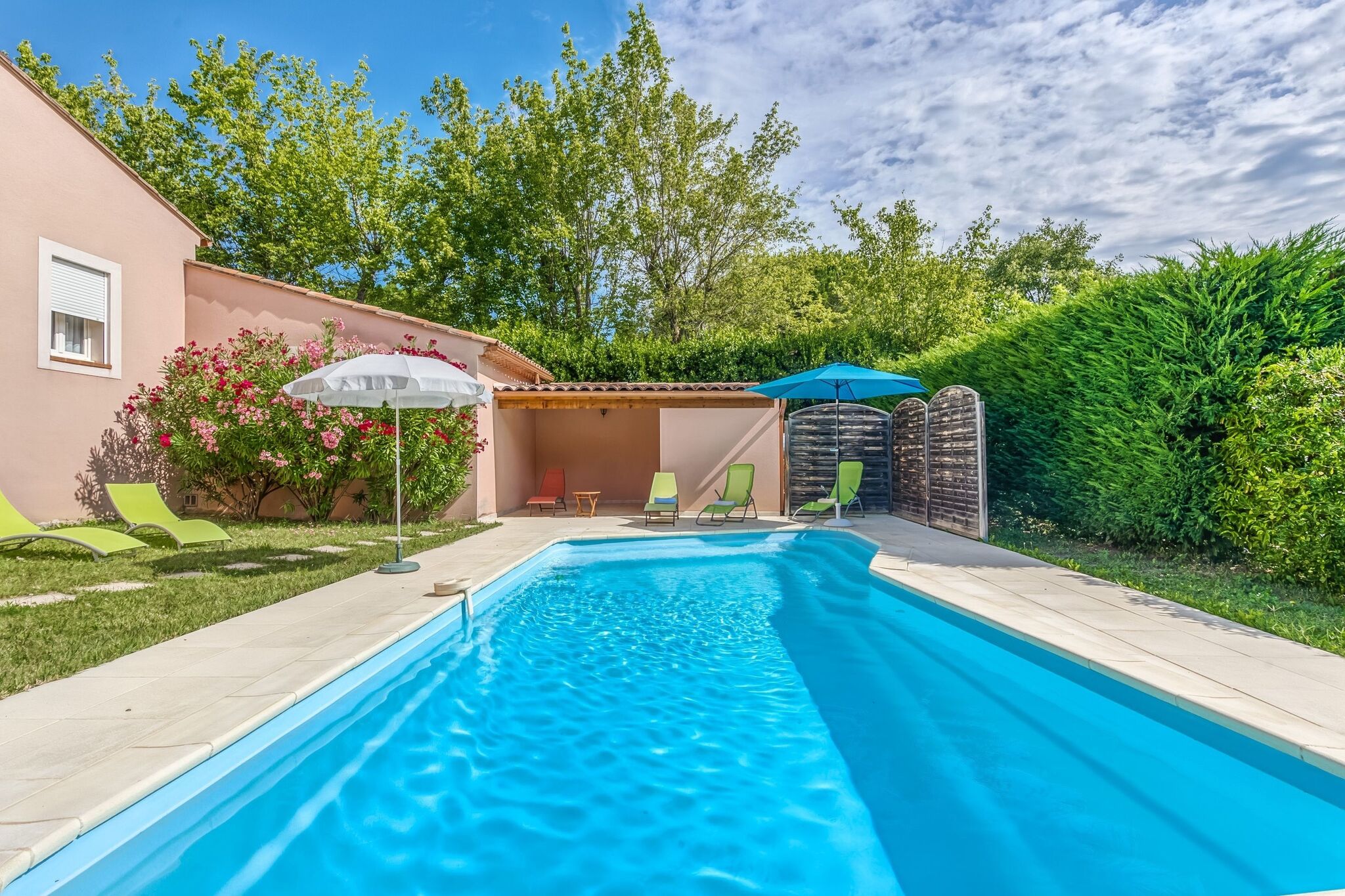 Charming Holiday Home in Provence with Swimming Pool