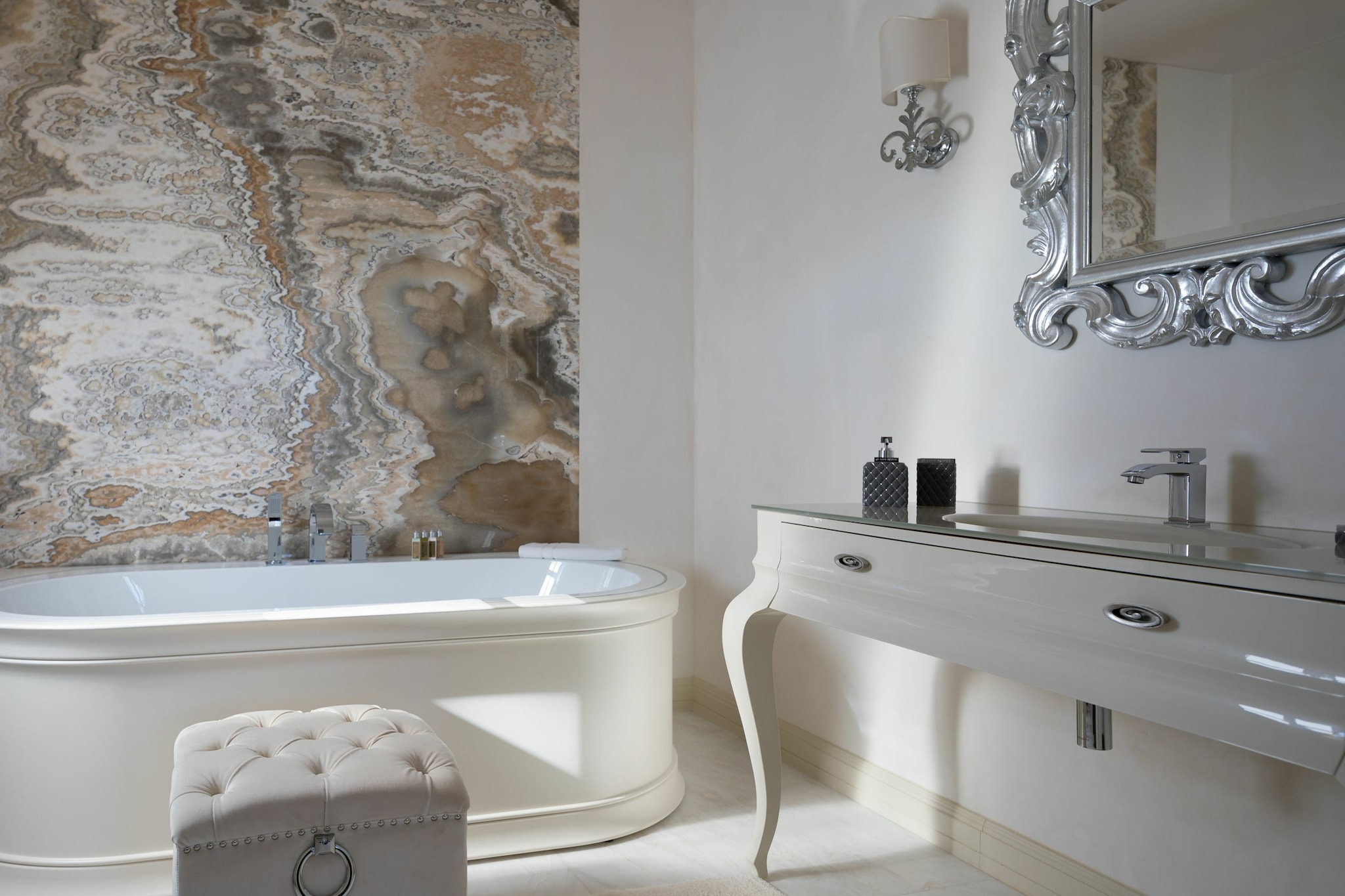 Letizia-Bathroom