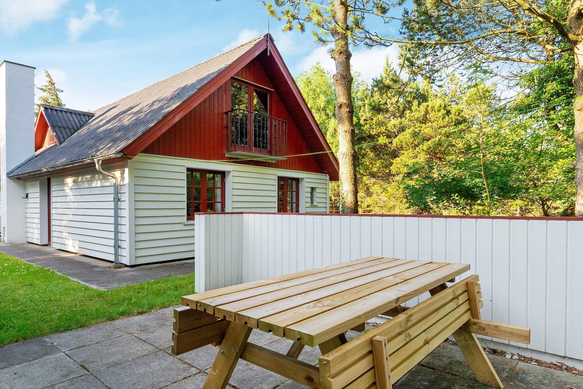 Holiday home located on a large natural plot bounded by trees by Agger. The cottage is bounded by the road and is thus optimal for the family who wants peace and quiet from the surroundings. There are plenty of cozy nooks and opportunities to enjoy the sun in the shelter and silence. With only approx. 300 meters to Flat Lake, the house is perfectly located for most people. The cottage is also close to both the North Sea and the Limfjord. From the kitchen-dining room there is access to the covered terrace, where you can grill on the house grill, while the children play safely on the large plot. On the 1st floor of the cottage is the living room, from which there is a view of the natural plot. There is a wood burning stove as well as both Danish and German TV channels, which allows for indoor coziness in the autumn rain and debris. The cottage contains three bedrooms, and for the little ones there is a high chair and cot. With the heat pump, there is the possibility of energy-friendly heating of the cottage.
A refundable deposit might be charged closer to your check-in date. This deposit covers utilities consumed during your stay and any additional services that may be taken. The final amount will be adjusted based on actual meter readings, actual usage of extra services, and any remaining balance will be refunded within 21 days after checkout.