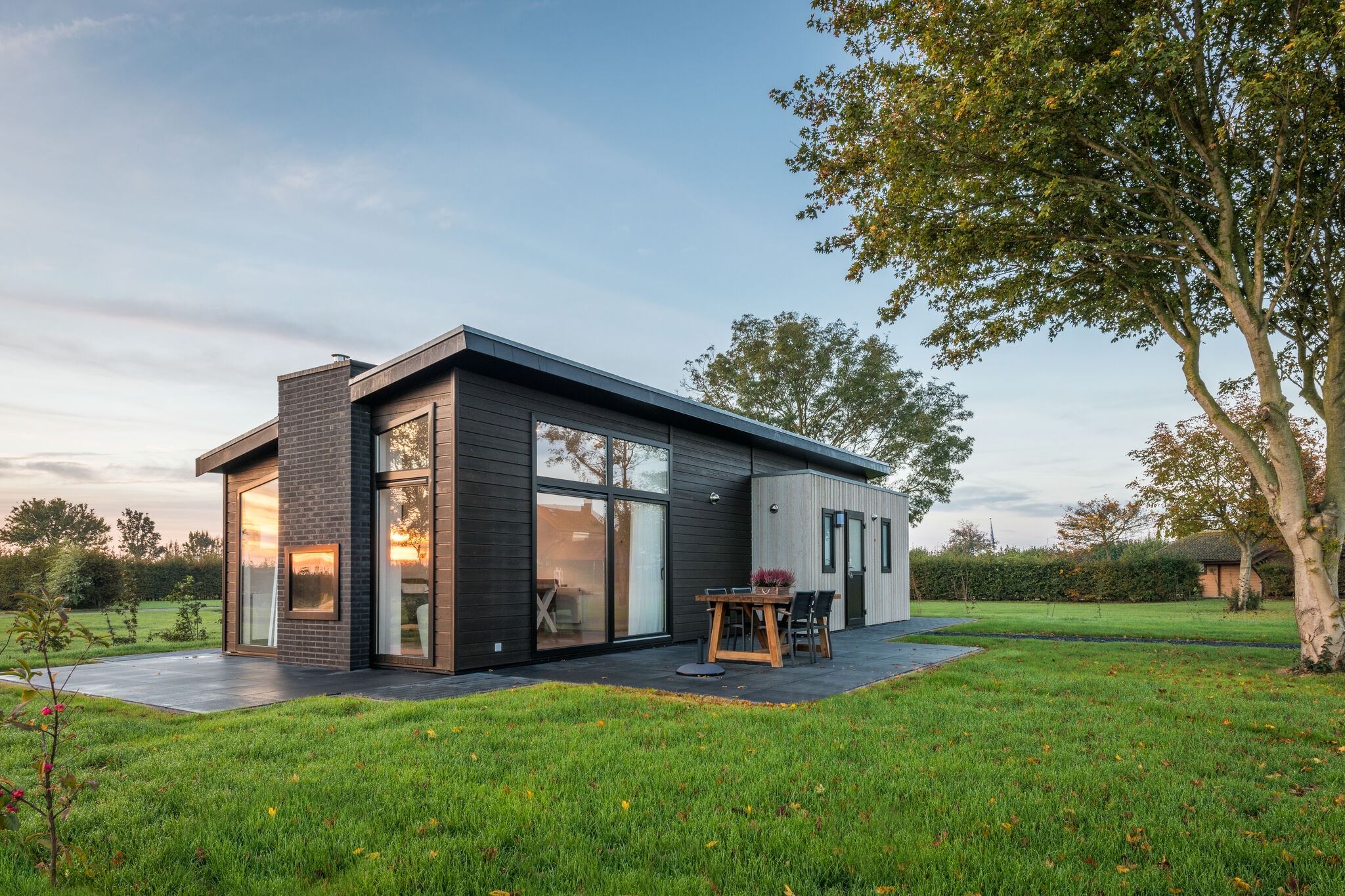 Modern, sustainably built bungalow between 2 nature reserves