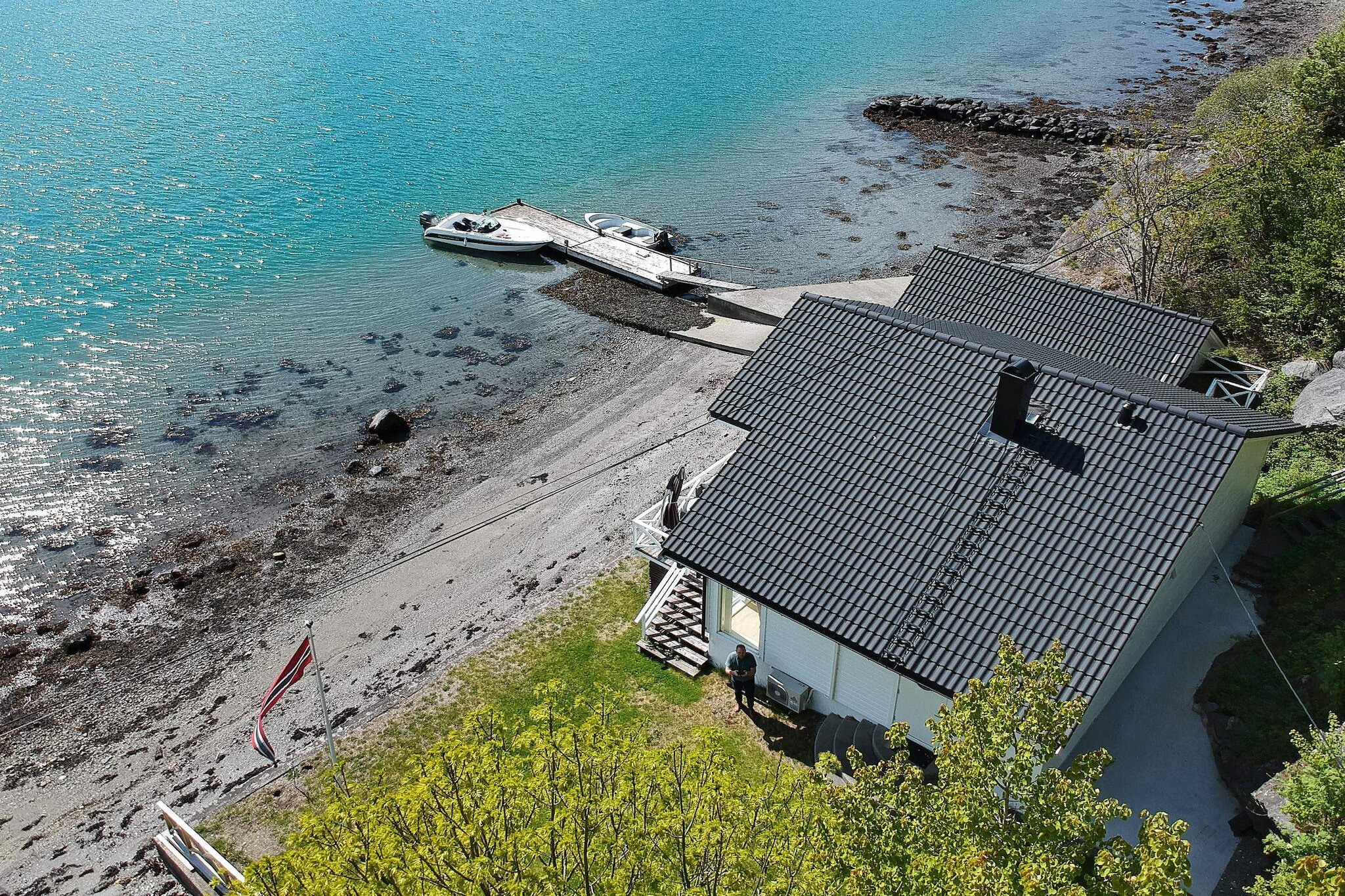 6 person holiday home in ETNE