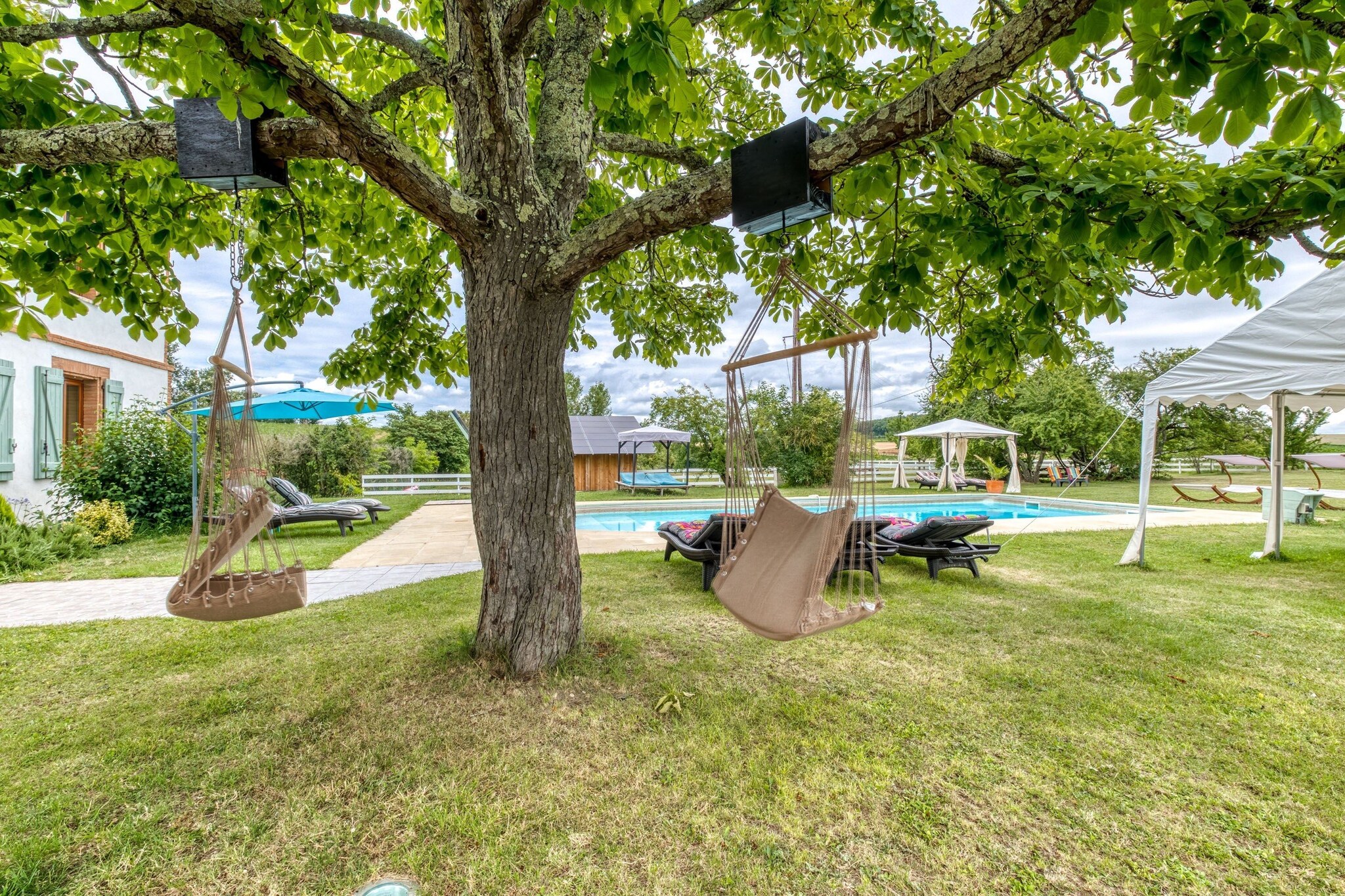 Apartment in Tarn with Pool and Bubble Bath