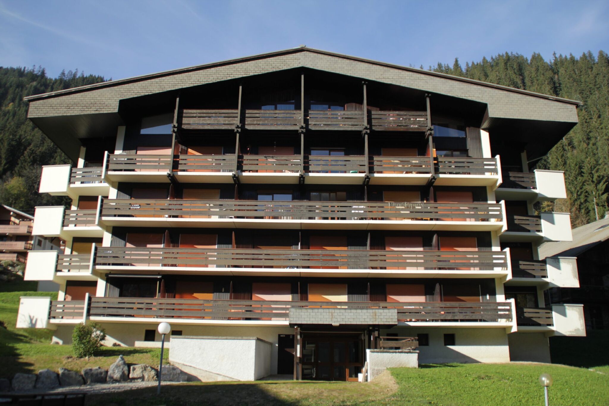 Modern studio facing south just 300 m from the ski lifts