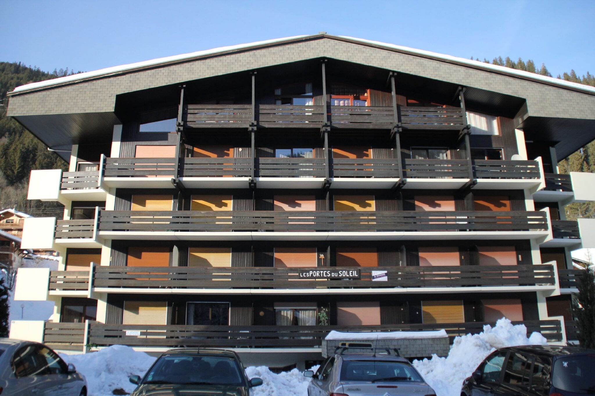 Modern studio facing south just 300 m from the ski lifts