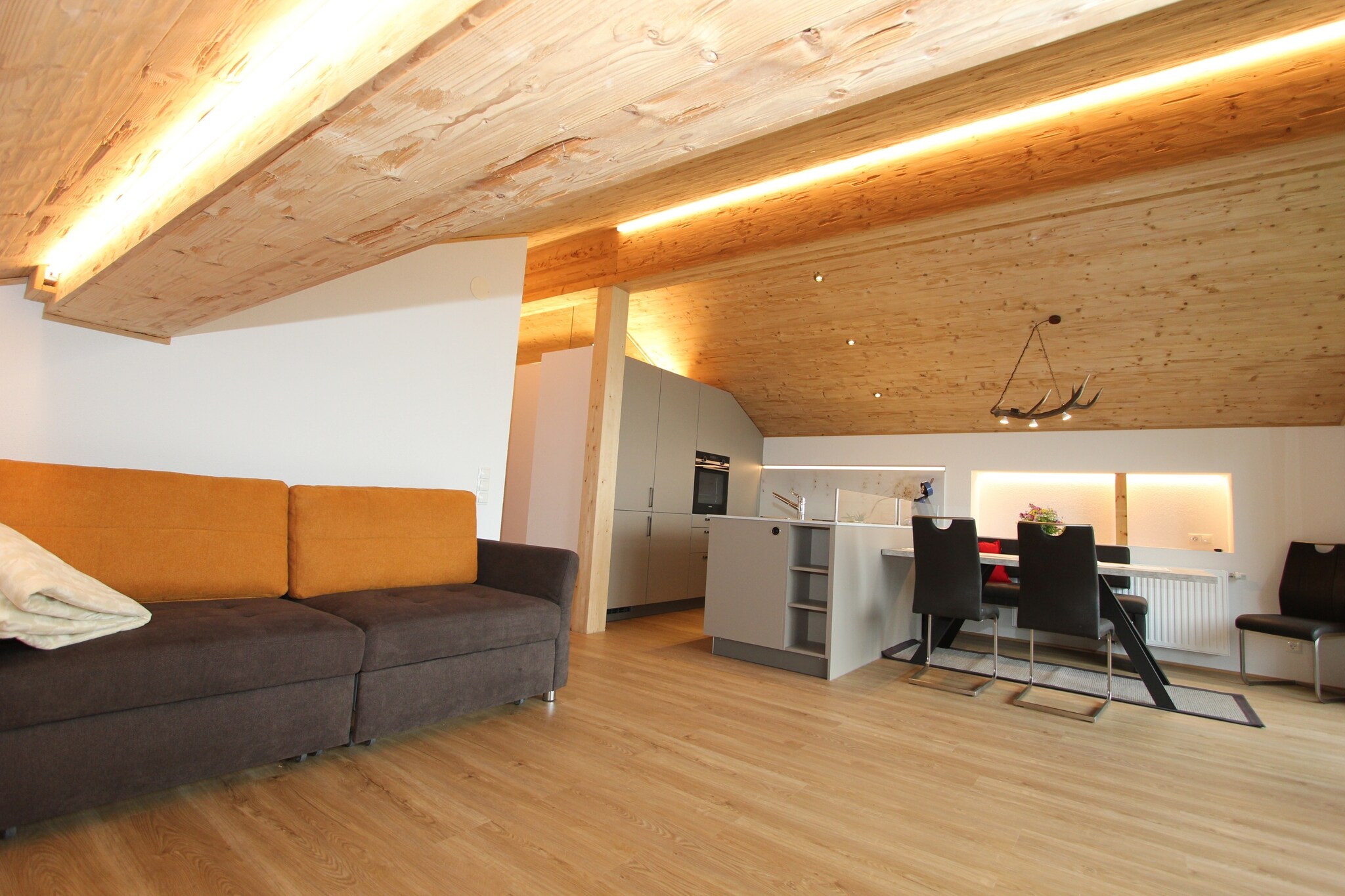 This holiday home has 1 bedroom and is suitable for 2 persons. It is located in Schruns, near the Montafon ski area.

The house is in a quiet and sunny location, above the centre of Schruns. In the area, you can take beautiful walks and enjoy the beautiful mountain scenery. The nearest restaurants and shops are 1.5 km away. The ski lift and cross-country ski trails are also 1.5 km from the house.

The flat is on the 1st floor and has a private entrance. In the large living room and from the balcony you have a beautiful view of Schruns and the surrounding mountains. A ski storage room and ski boot warmers are available. Wi-Fi is also available in the house.

The ski bus stop is 1.5 km away.