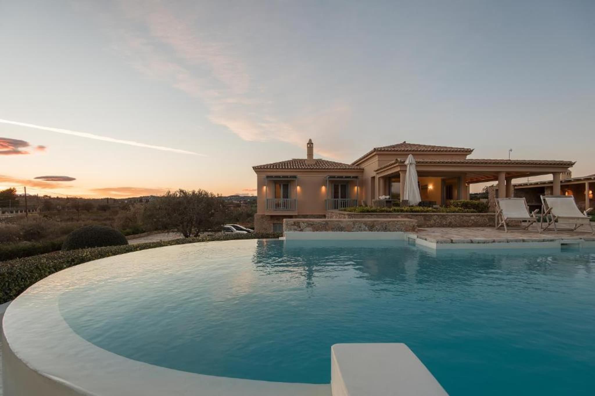 Elegant Villa Apolonas-Buitenkant zomer