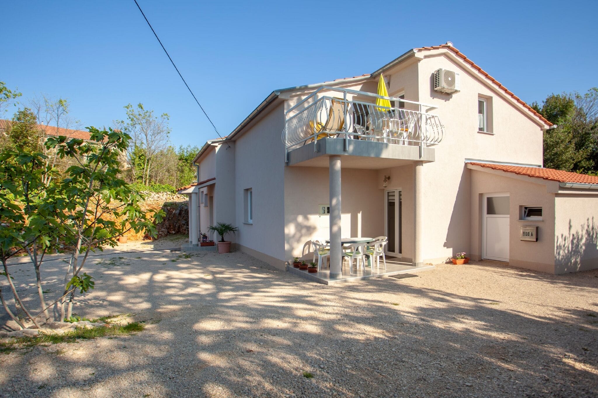 Schattig appartement in Sveti Vid-Miholjice met een terras