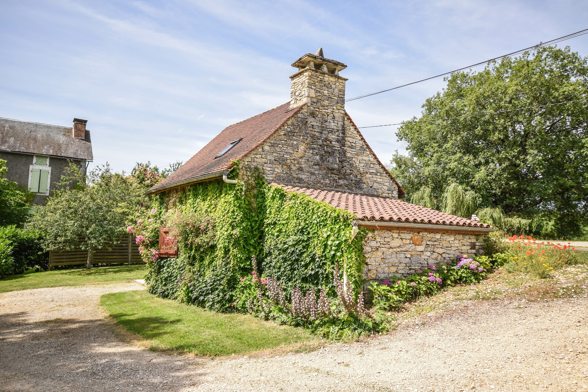 Four a pain Carème-Exterior in summer