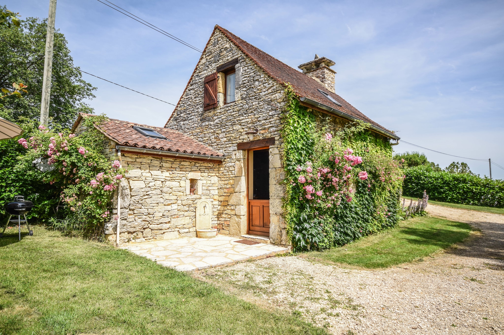 Four a pain Carème-Exterior in summer