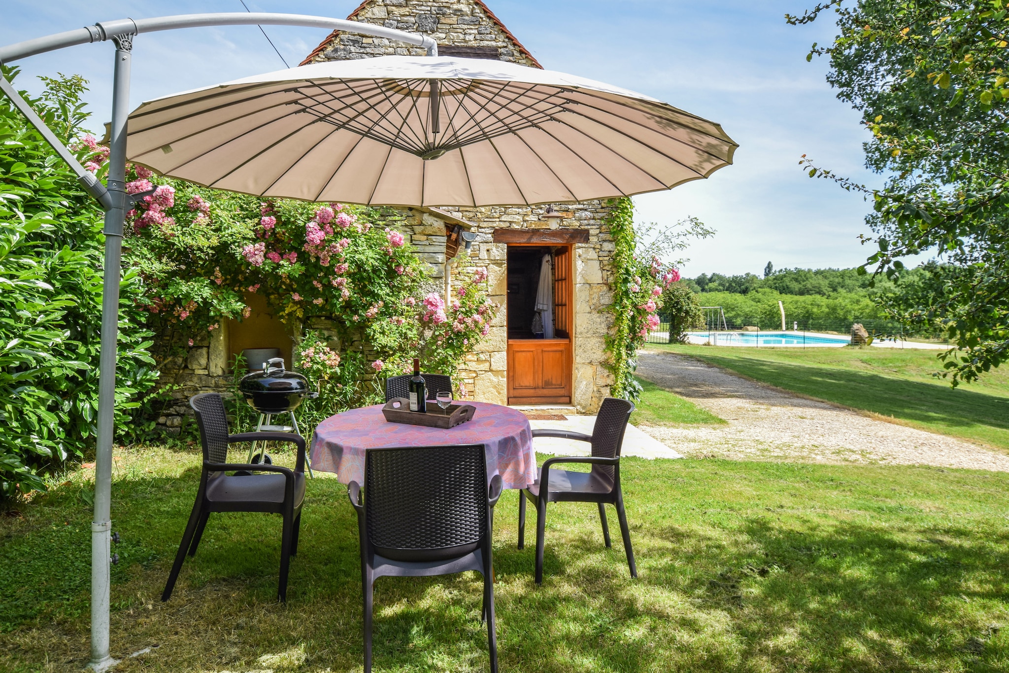 Four a pain Carème-Terrace balcony