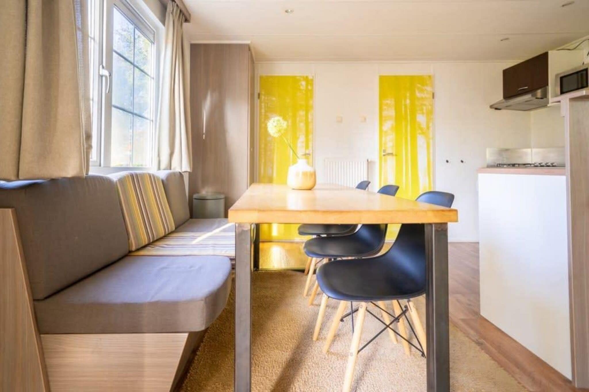 Mobilehome 6 - Salle à manger