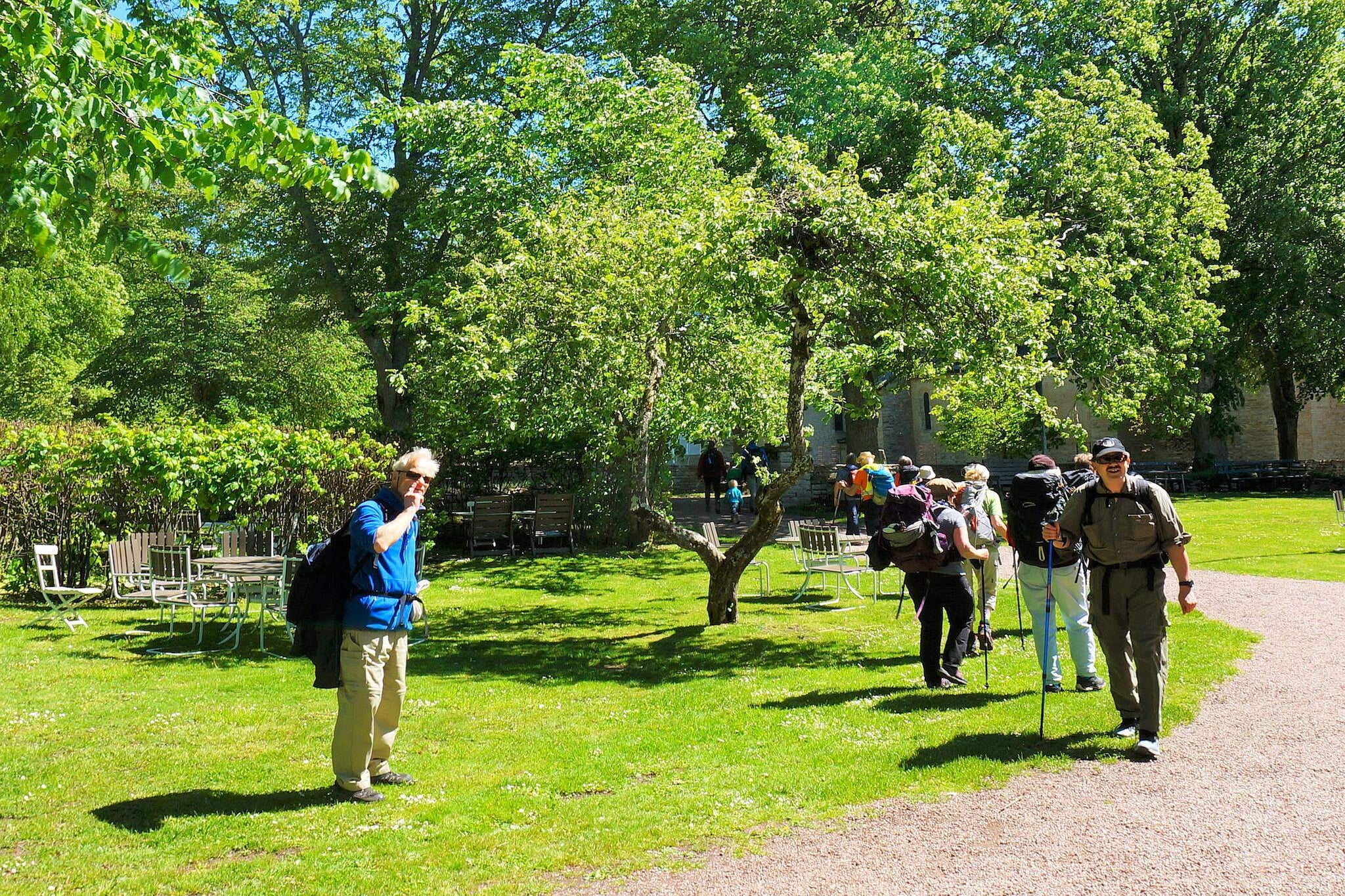 Internet Access DSL, pantry(cooker(2 ring stoves), hood, coffee machine, microwave, fridge(+ freezer)), Living/bed room(double folding bed, TV(swedish TV channels)), bedroom(2x bunk bed), bathroom(washbasin, shower, toilet), heating(electric), parking