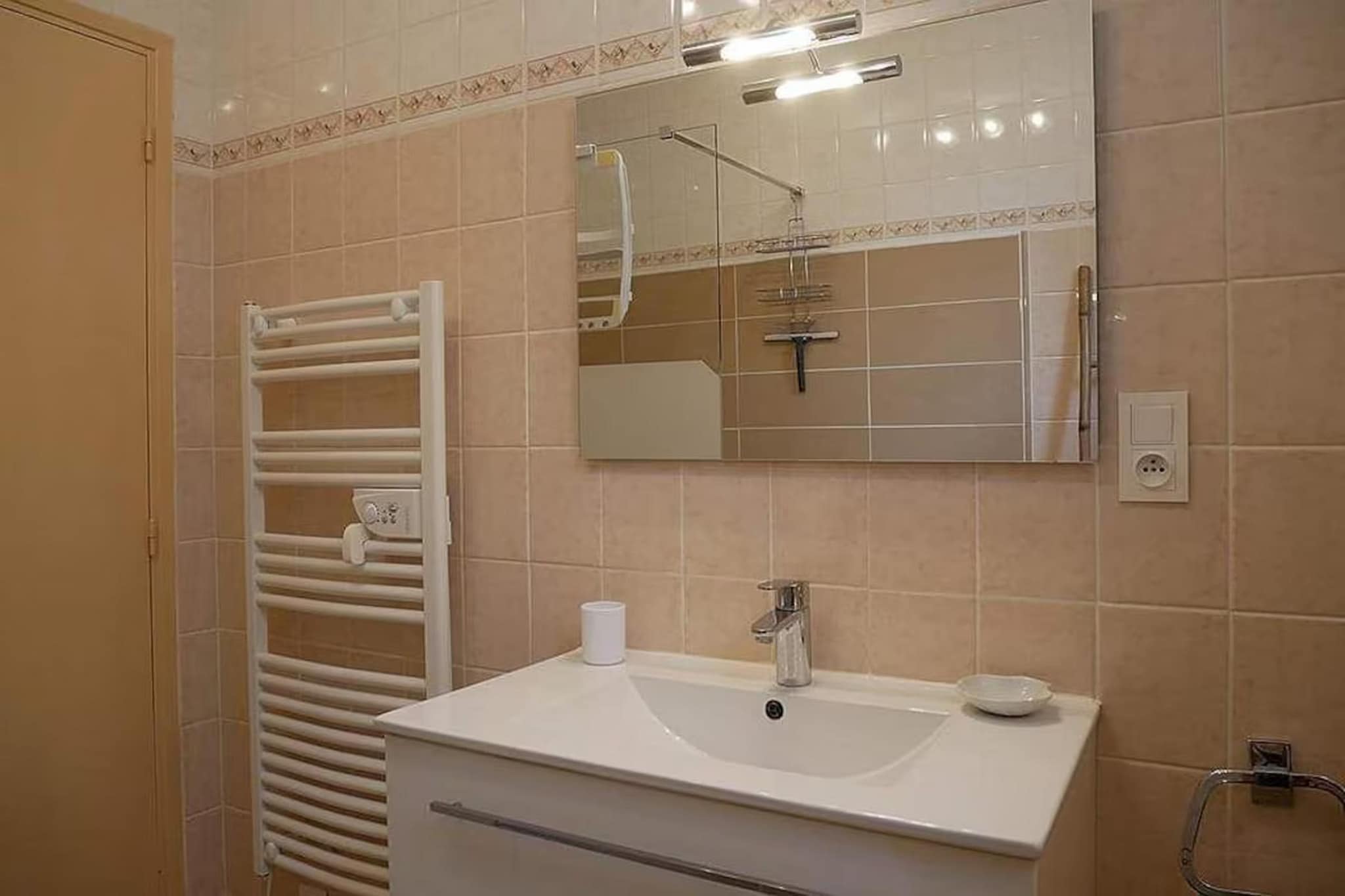 Jolie maison le Catalo-Badkamer