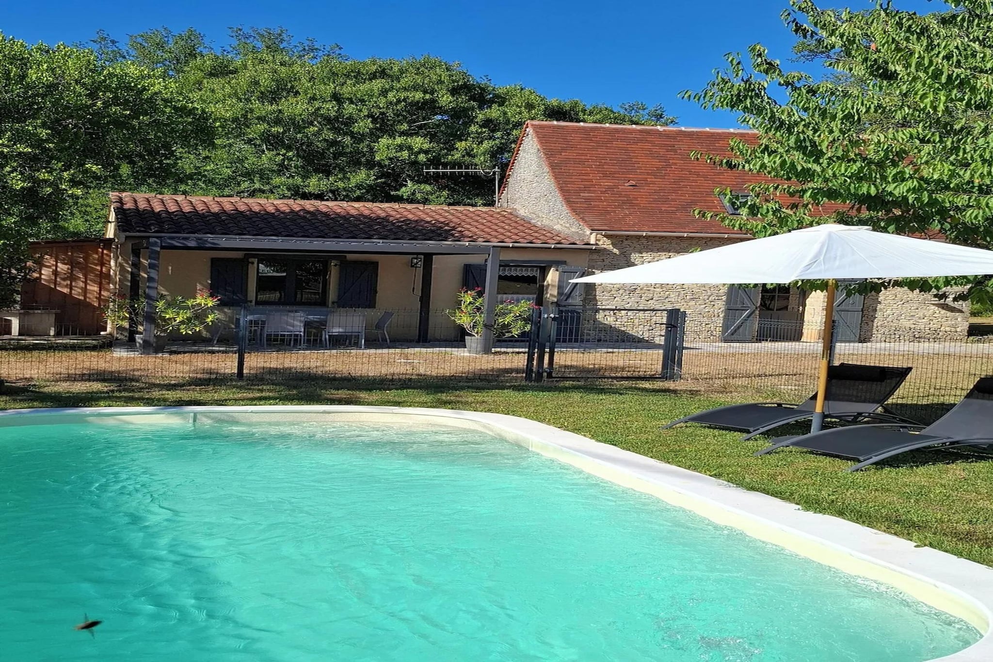 Jolie maison le Catalo-Zwembad