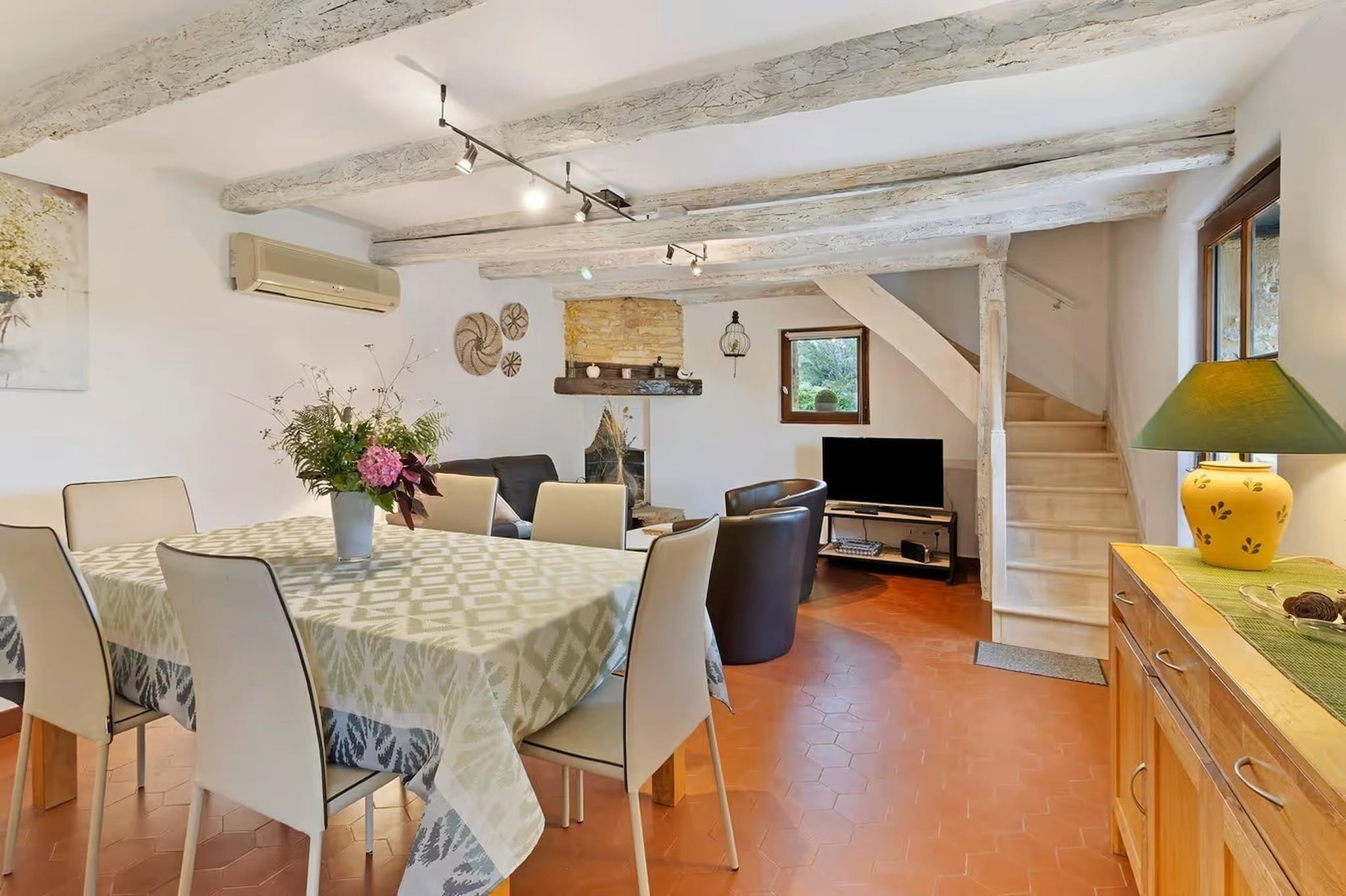 Jolie maison le Catalo - Eetkamer