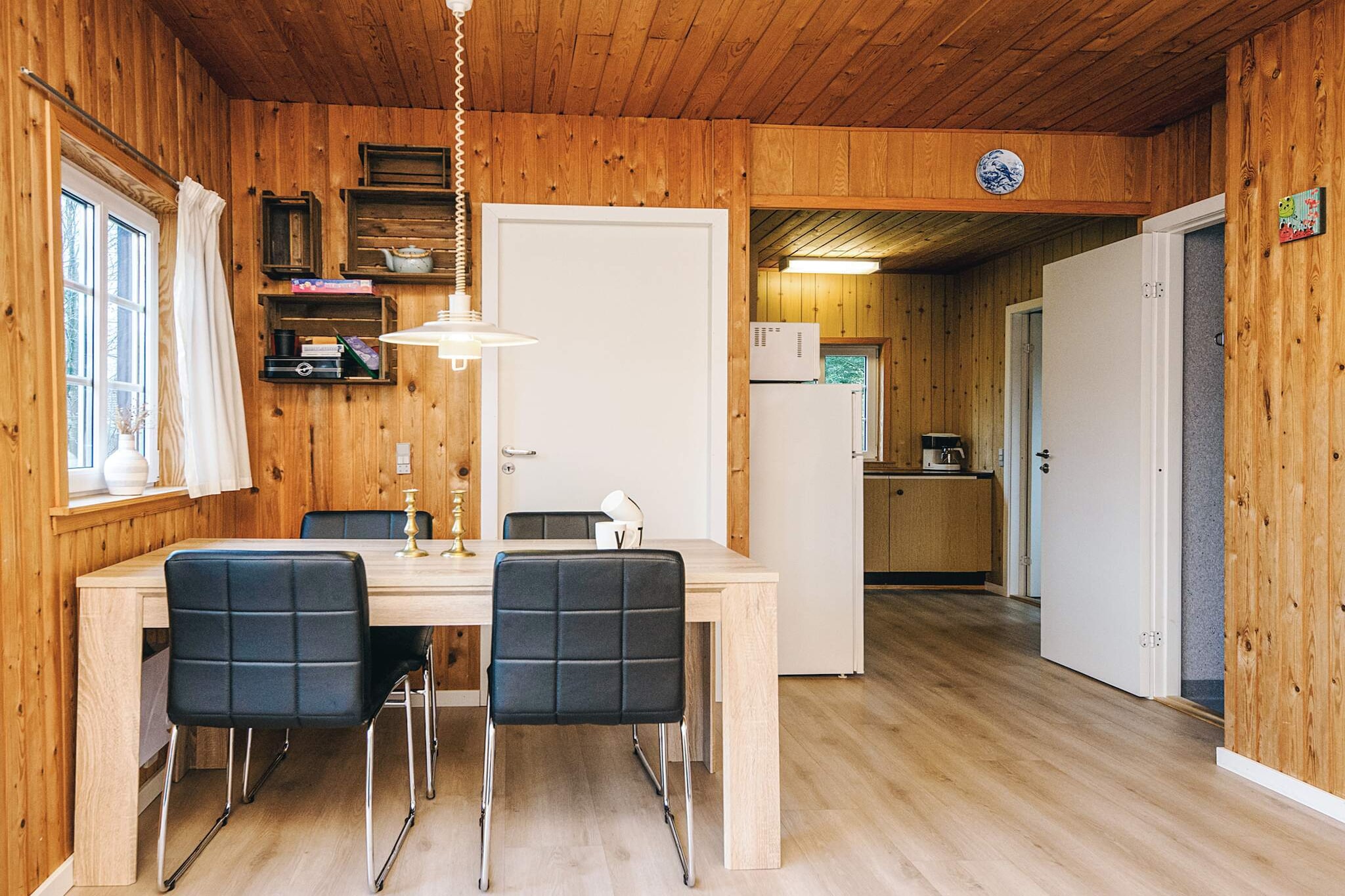 Rustieke Cottage nabij Kvie Lake-By Traum-Binnen