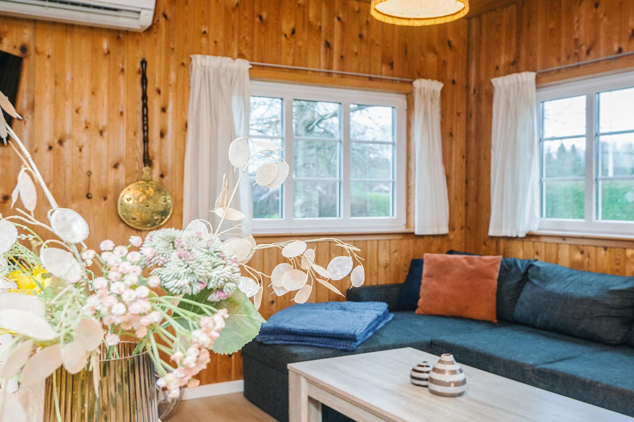 Rustieke Cottage nabij Kvie Lake-By Traum-Binnen