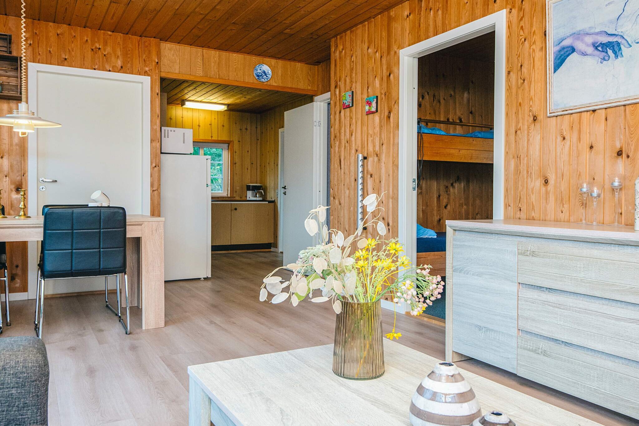 Rustieke Cottage nabij Kvie Lake-By Traum-Binnen