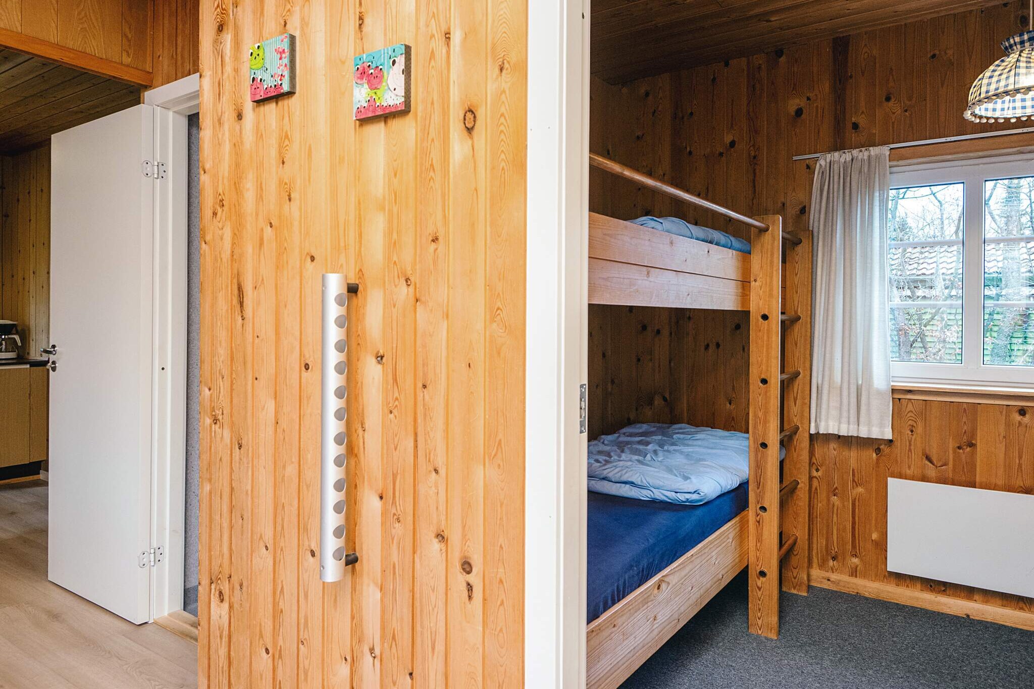 Rustieke Cottage nabij Kvie Lake-By Traum-Binnen