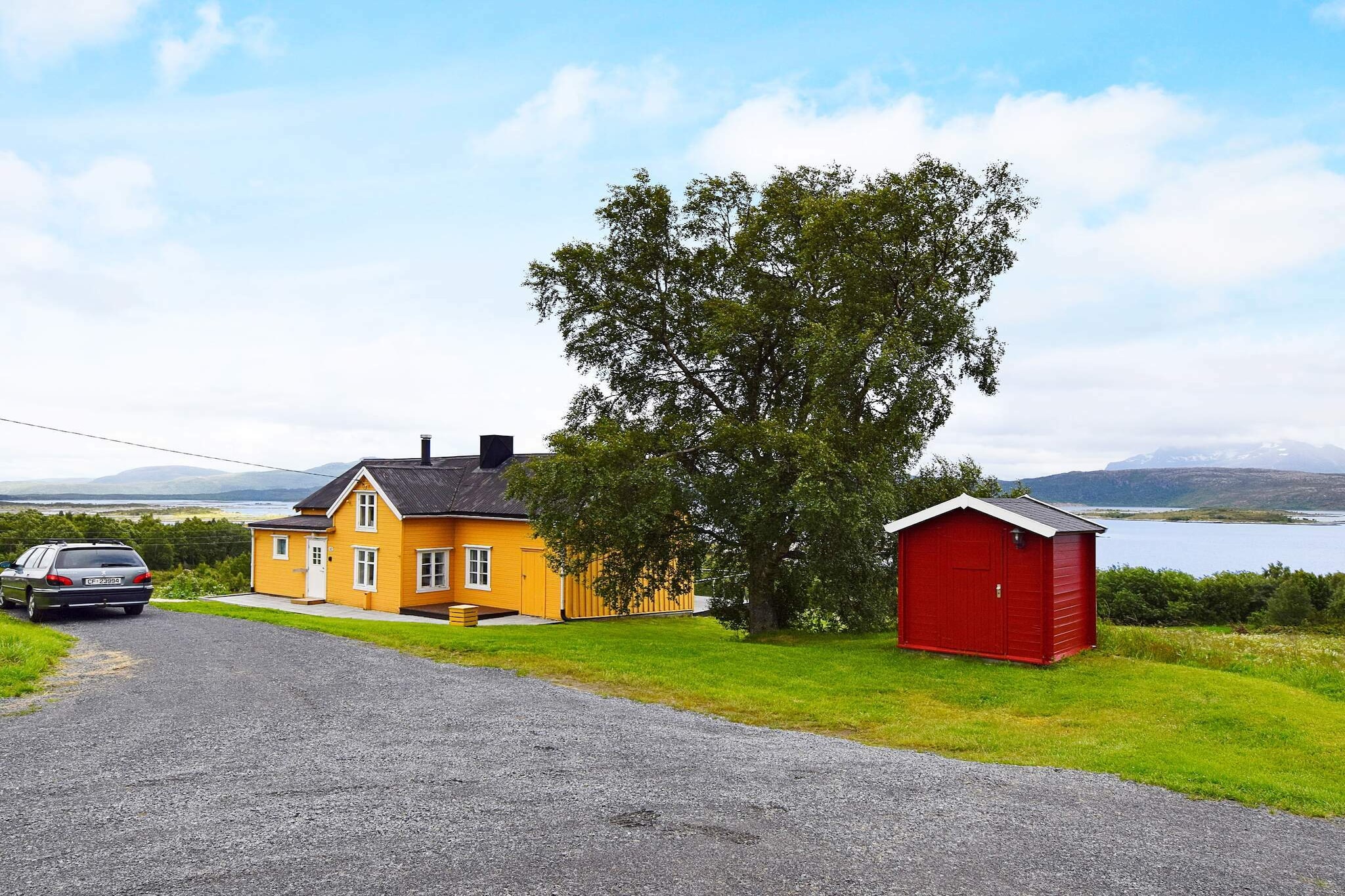 Kitchen(cooker(electric), hood, coffee machine, dishwasher, fridge, freezer(60-99L), tumble dryer, washing machine), Living/bed room(TV(satellite, norvegian TV channels ), radio), bedroom(8 m2)(2x single bed), bedroom(5 m2)(single bed), bedroom(12 m2)(double bed), bedroom(double bed), bathroom(bathtub or shower, washbasin, toilet), heating(electric), terrace(22 m2), garden furniture, BBQ, parking, air to air heatpump