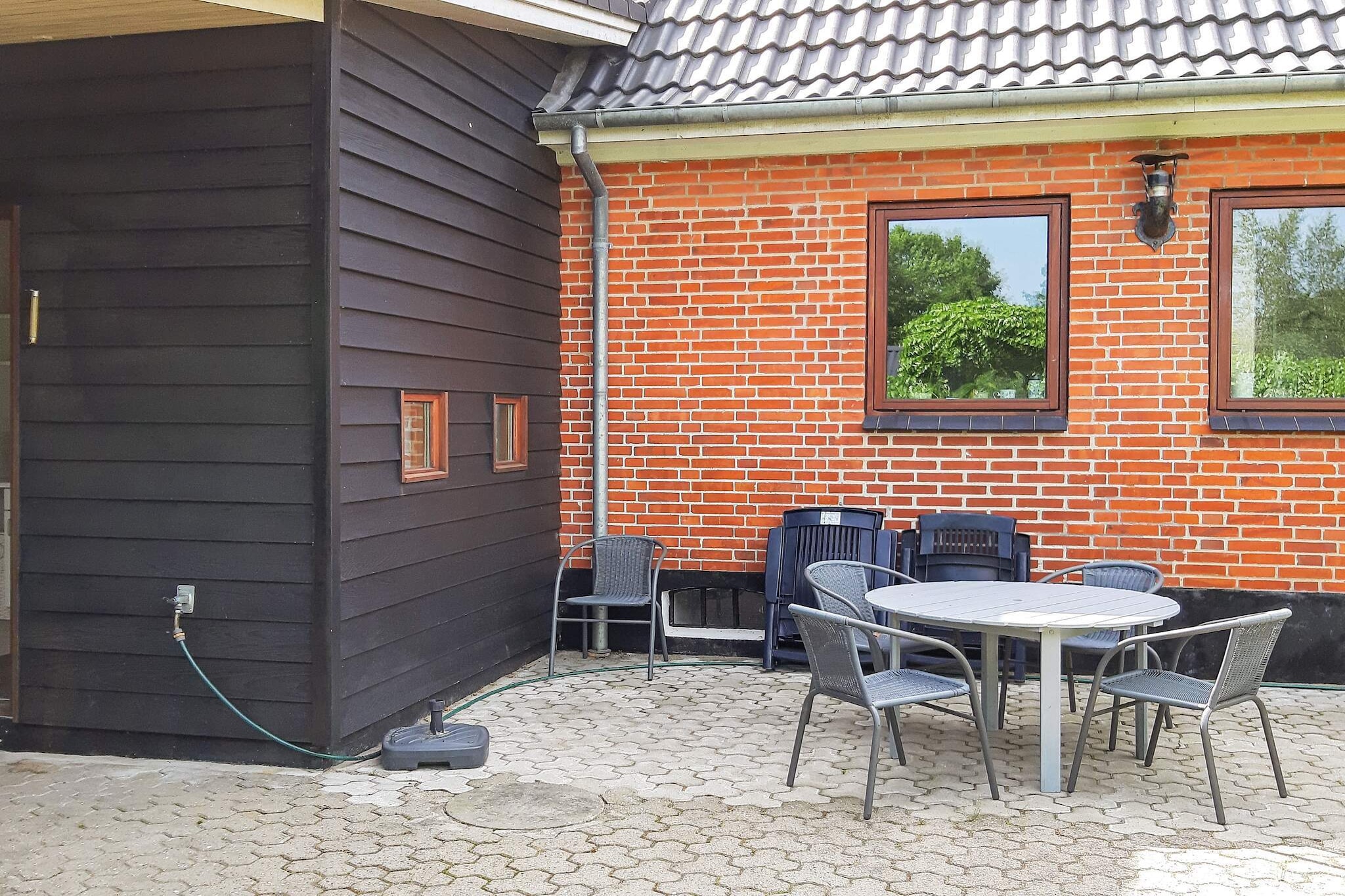 Seaside Charm in Cozy Harbor-By Traum