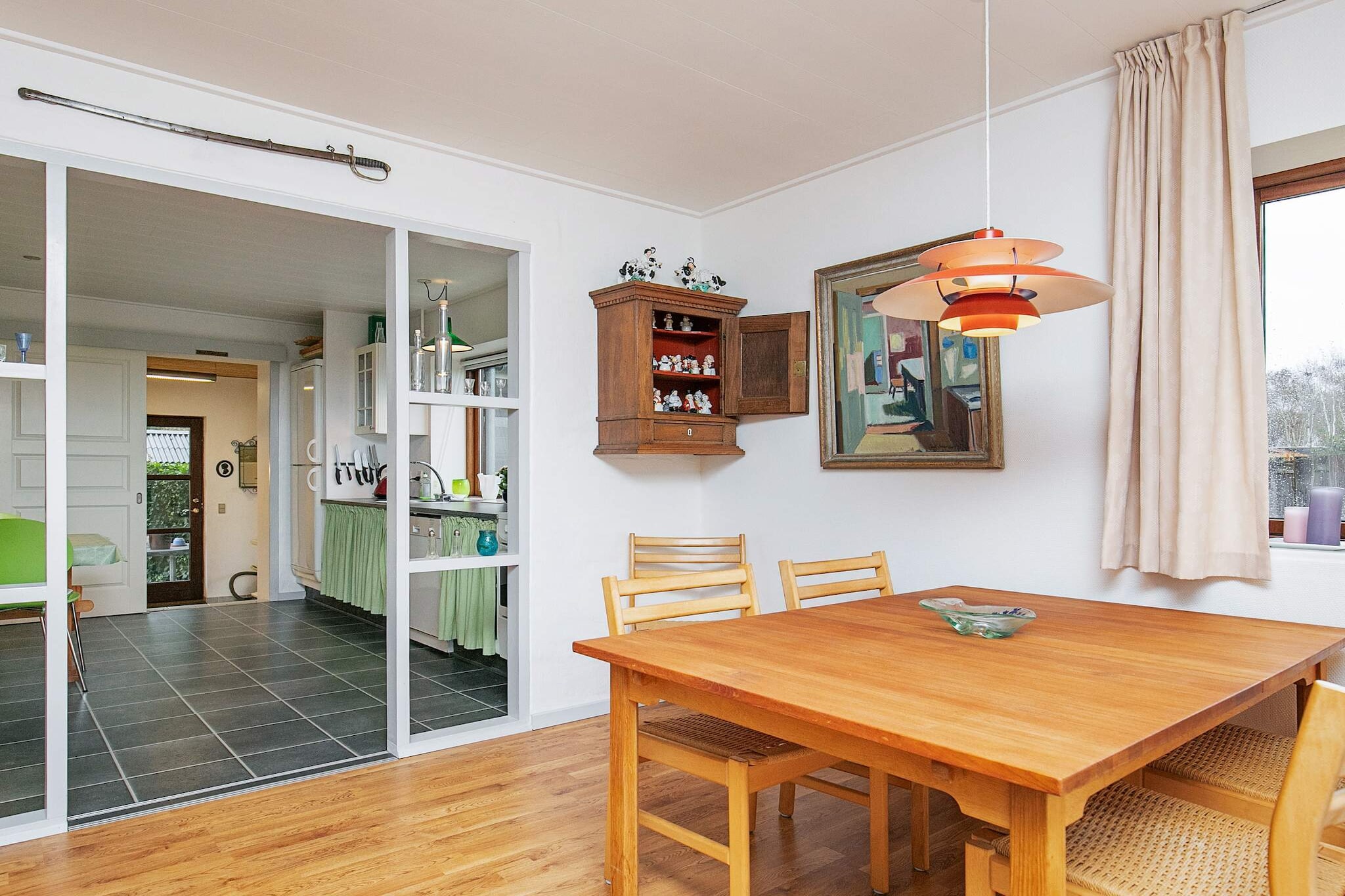 Seaside Charm in Cozy Harbor-By Traum