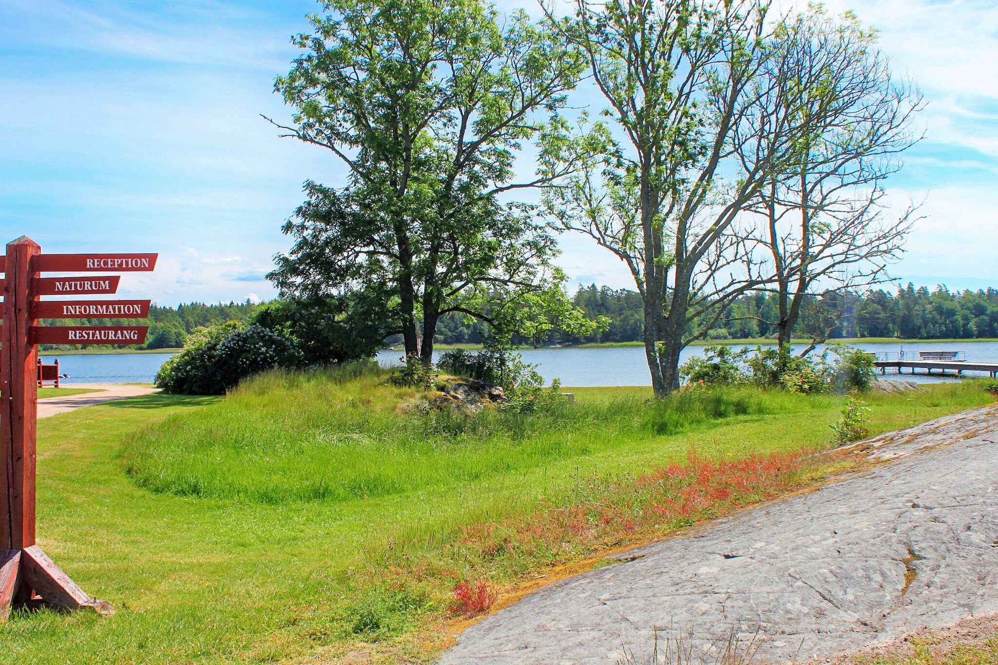 Scenic Lakeside Cottage-By Traum - Untagged